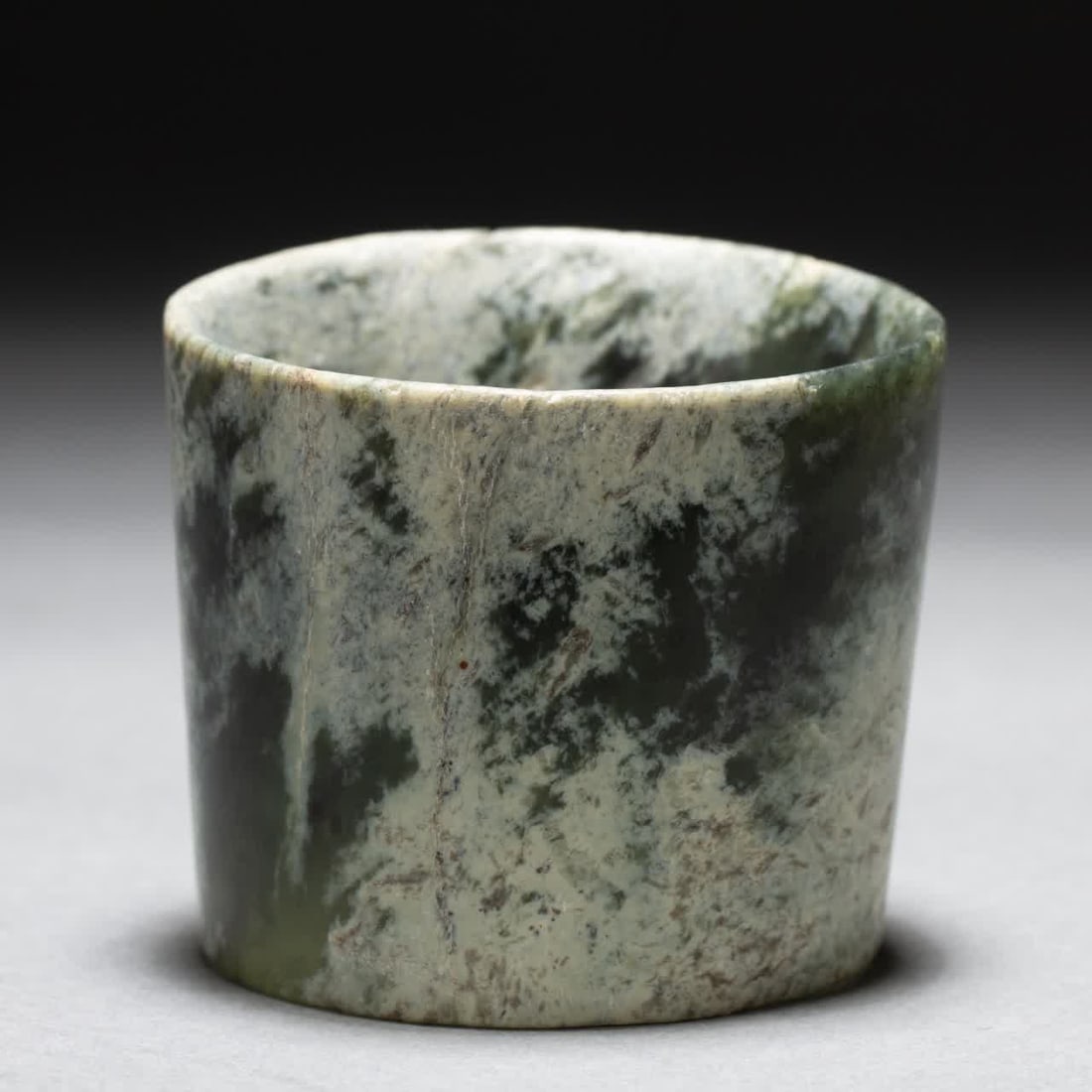 An ancient jade ornament: Ancient jade ornaments SIZE: L:7cm W:6cm H:6cm (The Dimensions Of All Batches Are Manually Measured.If You Need More Detailed Information, Please Contact Our Customer Service Before Bidding.)