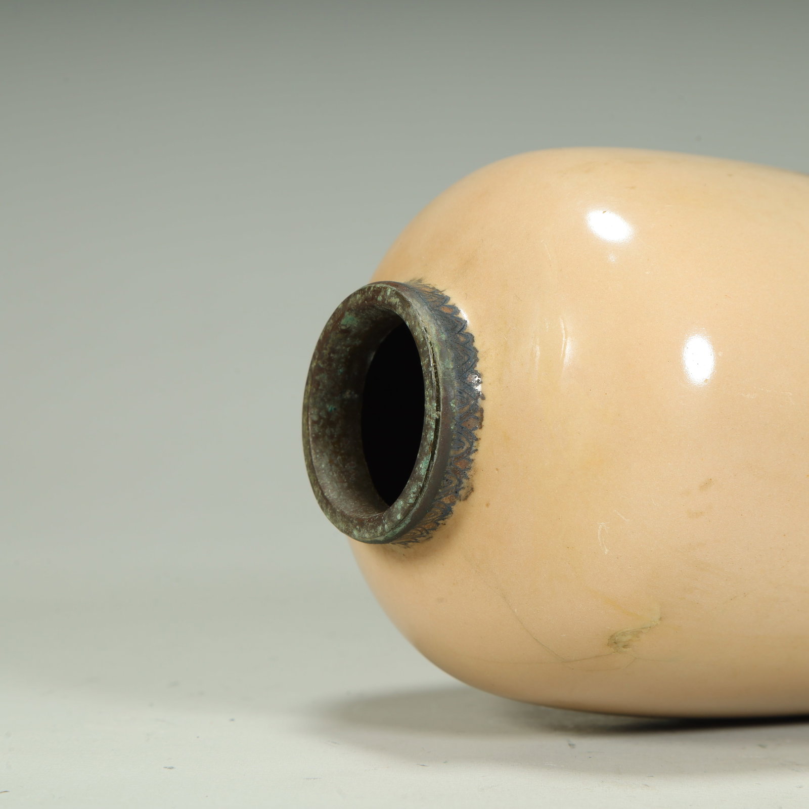 A cloisonné flat dove pattern bottle - 10