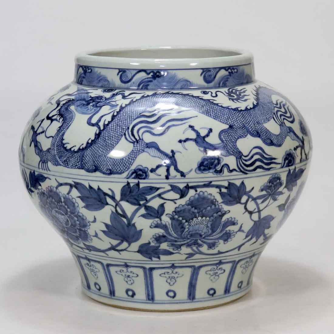 A Yuan blue and white entwined peony cloud dragon pattern jar: Yuan blue and white entwined peony cloud dragon pattern jar SIZE: H:29.2cm mouthD:21cm (The Dimensions Of All Batches Are Manually Measured.If You Need More Detailed Information, Please Contact Our Cu