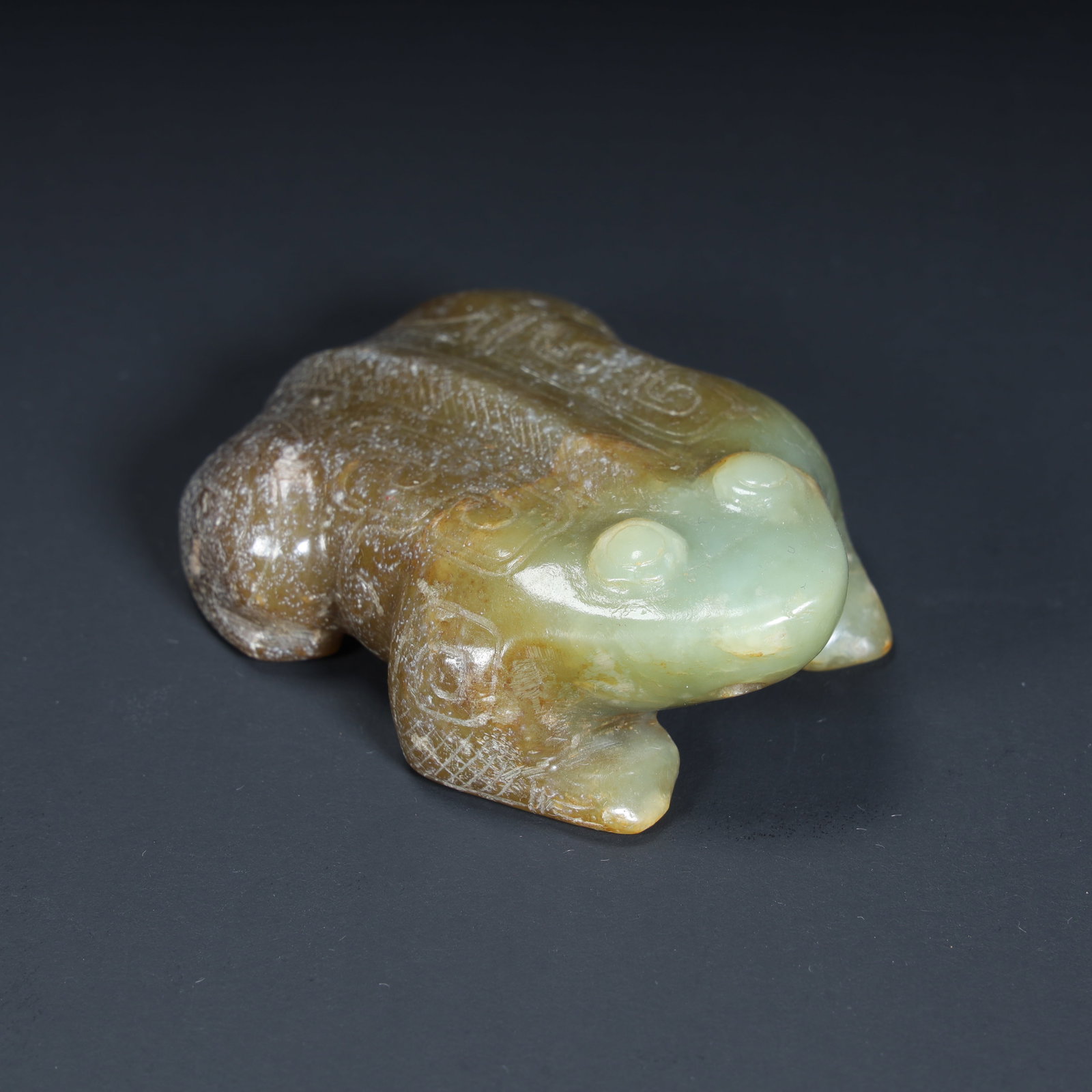 A Qing Dynasty ancient jade frog-shaped ornament: Qing Dynasty ancient jade frog-shaped ornaments SIZE: H:2.3cm L:7cm W:5.2cm W:122.5g (The Dimensions Of All Batches Are Manually Measured.If You Need More Detailed Information, Please Contact Our Cust