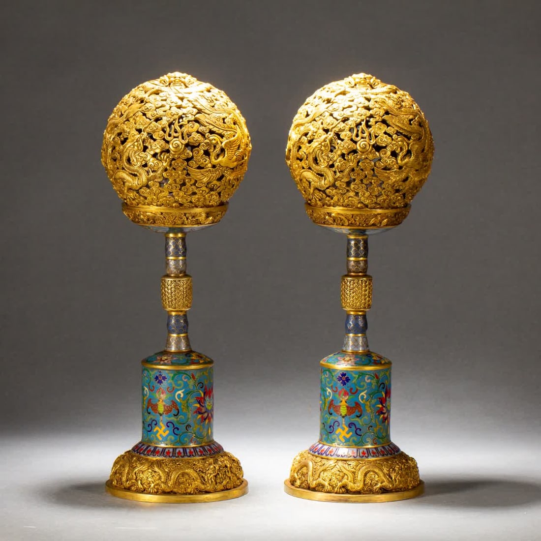 A pair of cloisonné aromatherapy from the Qing Dynasty: A pair of cloisonné aromatherapy in the Qing Dynasty SIZE: L:13cm W:13cm H:39cm (The Dimensions Of All Batches Are Manually Measured.If You Need More Detailed Information, Please Contact Our Customer