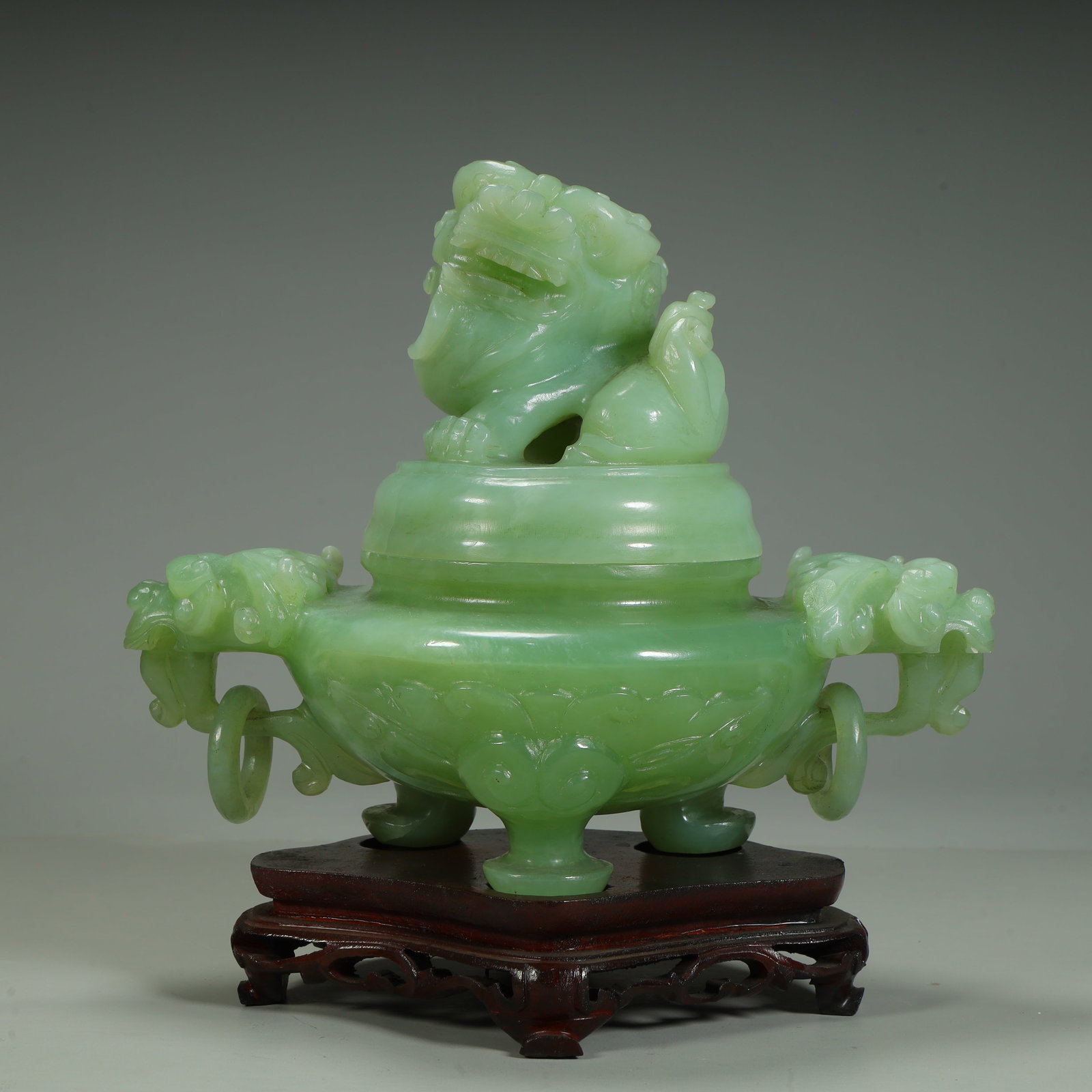 A Qing Dynasty jade lion button live ring ear incense burner: Qing Dynasty jade lion button live ring ear incense burner SIZE: H:22cm L:21.5cm W:13.5cm W:2kg (The Dimensions Of All Batches Are Manually Measured.If You Need More Detailed Information, Please Conta