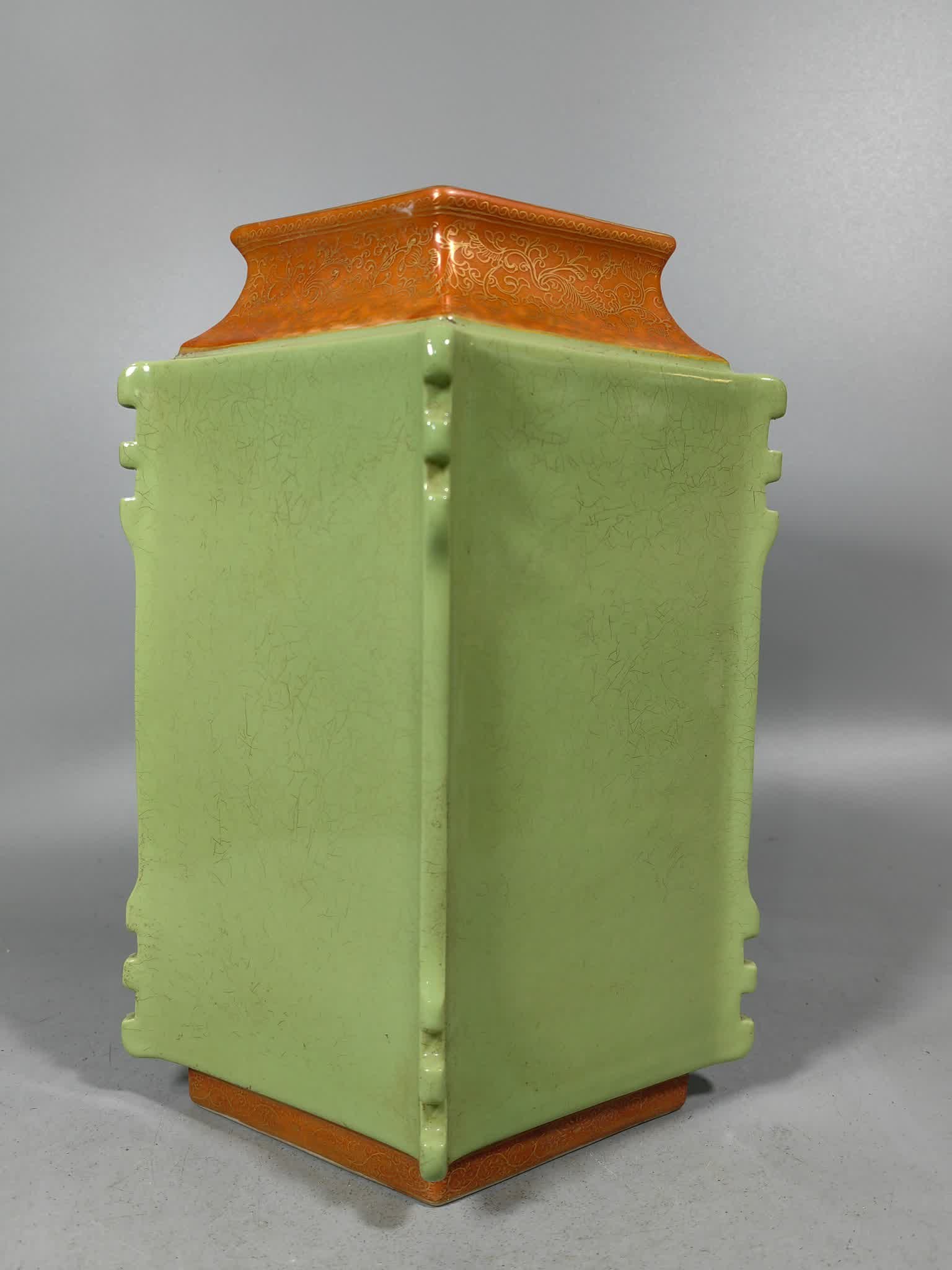 A diamond-shaped bottle of Qing Dynasty green plus red gold: Qing Dynasty Qing Dynasty green plus red gold-painted diamond-shaped vase SIZE: L:19cm W:13.5cm H:25cm (The Dimensions Of All Batches Are Manually Measured.If You Need More Detailed Information, Pleas