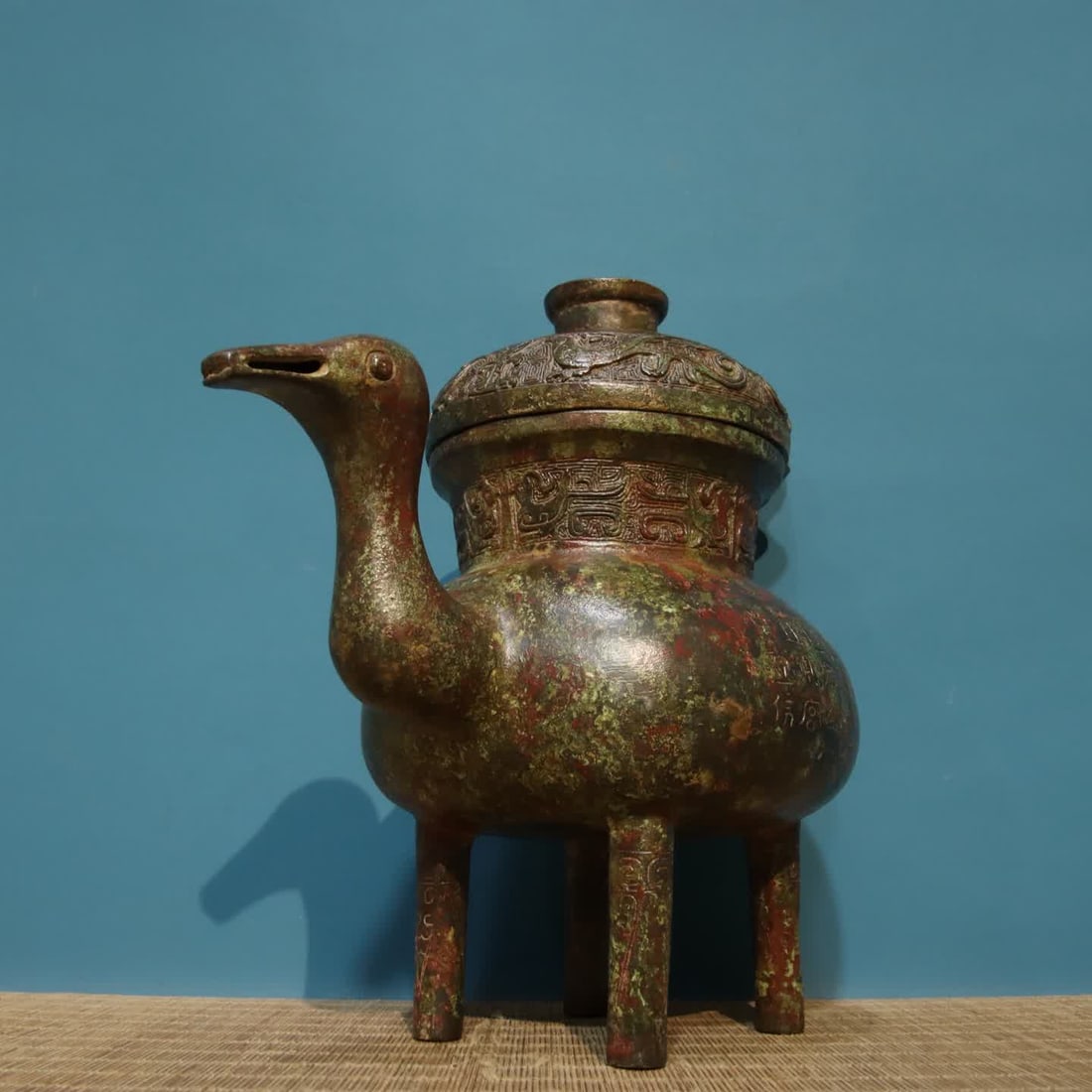 A bronze duckbill pot - 2