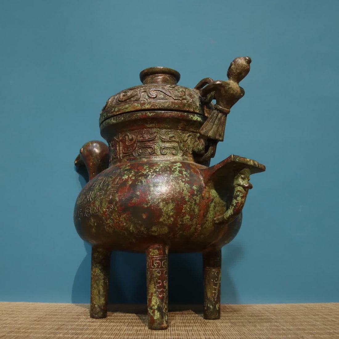 A bronze duckbill pot - 8