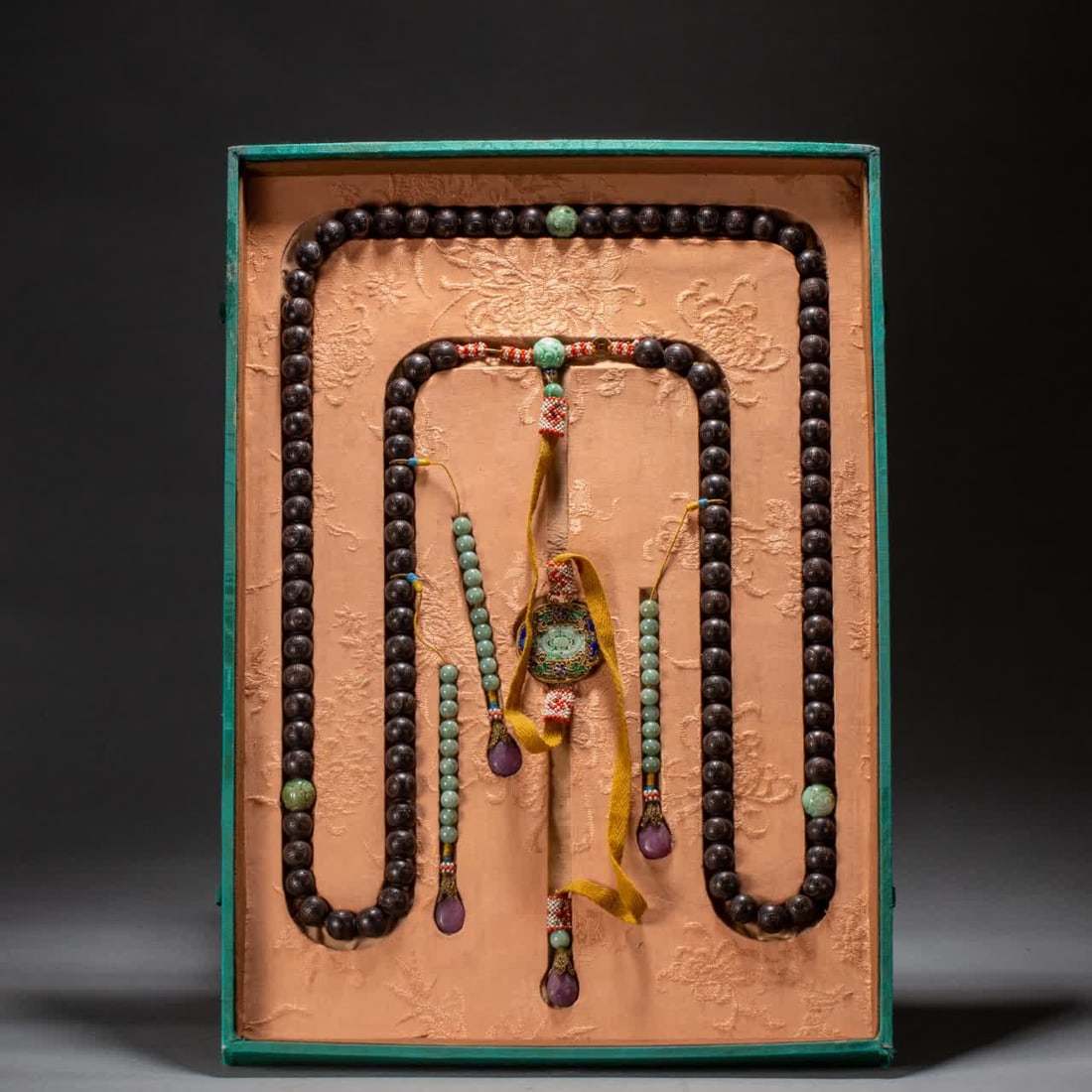 A piece of agarwood morning beads of the Qing Dynasty: Agarwood morning pearls in the Qing Dynasty SIZE: L:1.5cm W:1.5cm (The Dimensions Of All Batches Are Manually Measured.If You Need More Detailed Information, Please Contact Our Customer Service Before