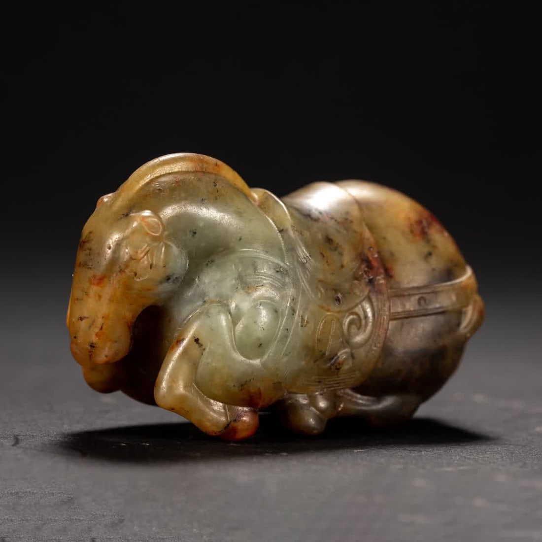 A Qing Dynasty ancient jade horse: Qing Dynasty ancient jade horse SIZE: L:9cm W:5cm H:5cm (The Dimensions Of All Batches Are Manually Measured.If You Need More Detailed Information, Please Contact Our Customer Service Before Bidding.)