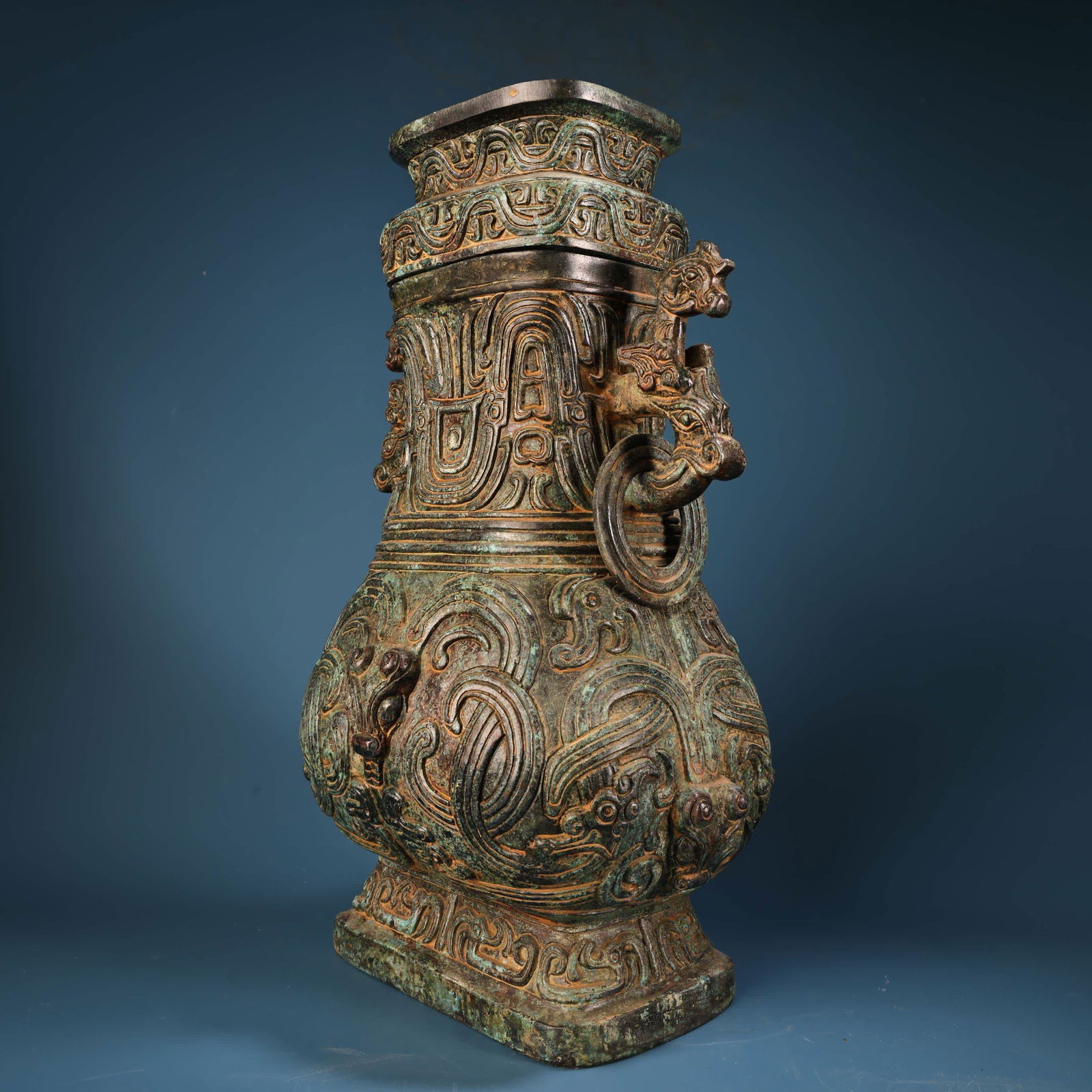 A bronze dragon pattern square vase - 2