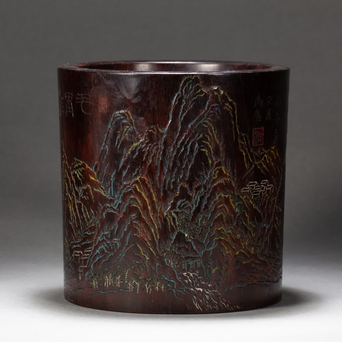 A rosewood pen holder of the Qing Dynasty: The rosewood pen holder of the Qing Dynasty SIZE: L:17cm W:17cm H:17cm (The Dimensions Of All Batches Are Manually Measured.If You Need More Detailed Information, Please Contact Our Customer Service B