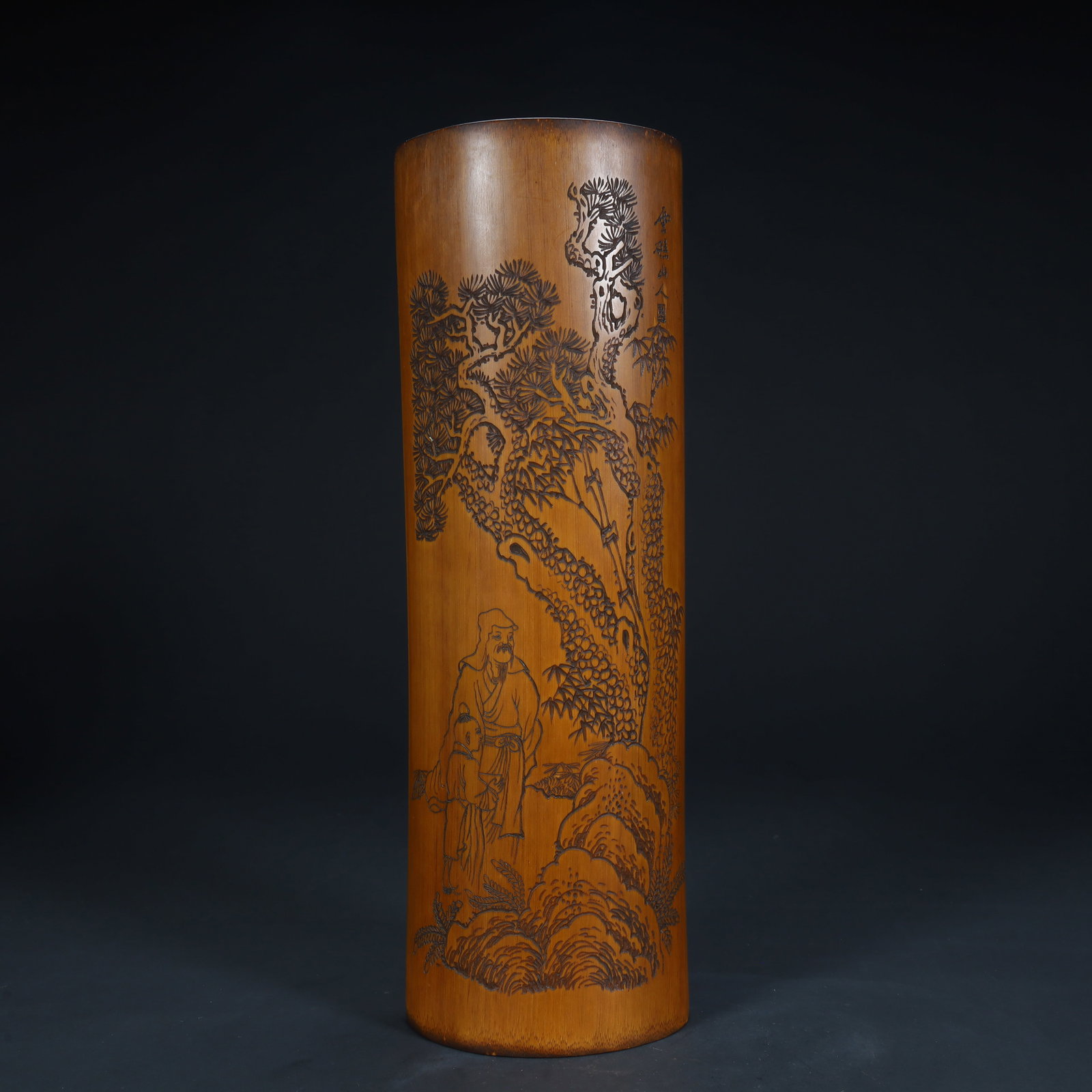 A Qing Dynasty bamboo carved green (or burned) landscape character pattern pen holder: Qing Dynasty bamboo carving green (or burning) landscape character pattern pen holder SIZE: H:5cm L:26.5cm W:8.5cm W:207g (The Dimensions Of All Batches Are Manually Measured.If You Need More Detailed