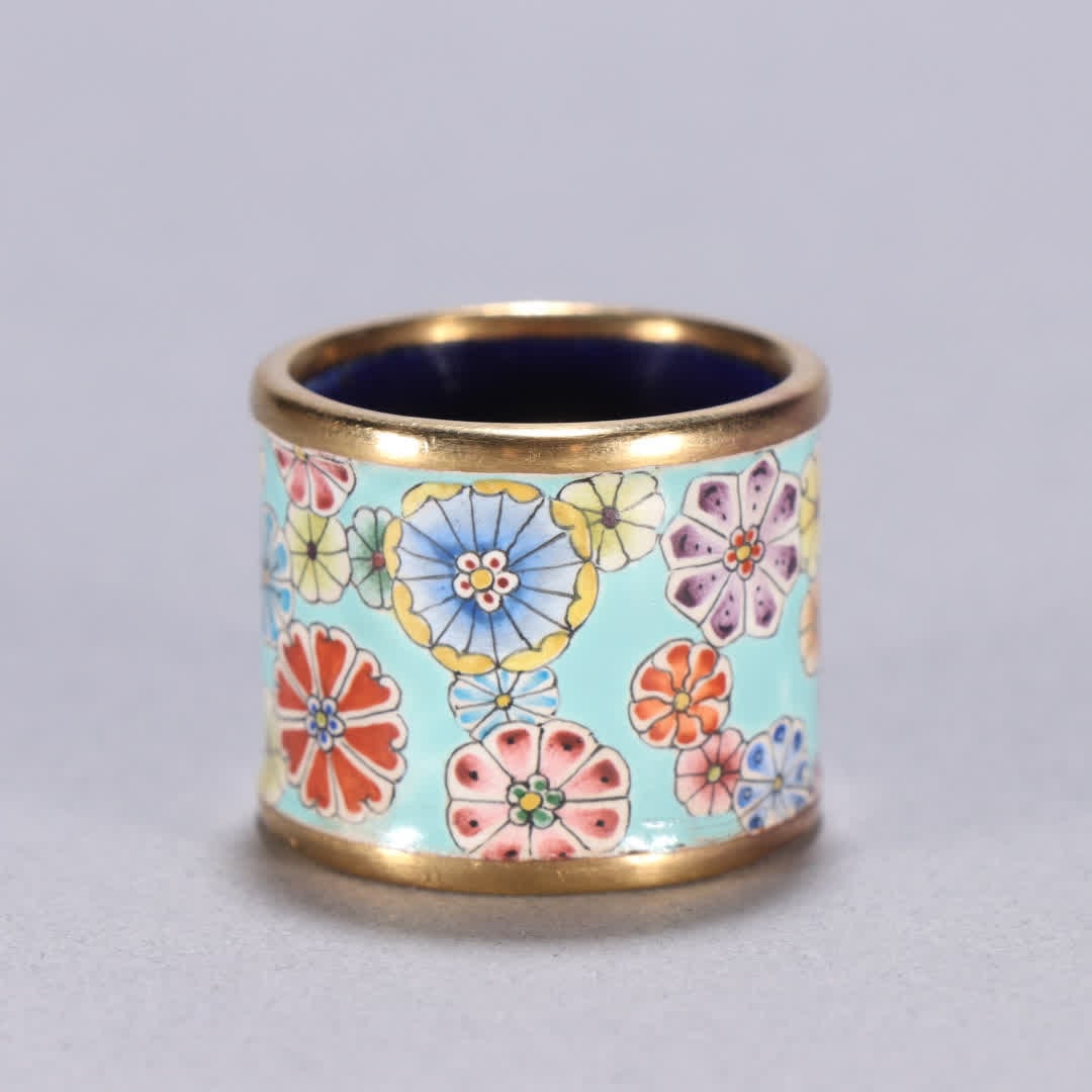 A copper tire painting enamel pattern finger: The copper tire is painted with an enamel pattern on the finger SIZE: Inner diameter 2.4cm W:2.4cm W:29.3g (The Dimensions Of All Batches Are Manually Measured.If You Need More Detailed Information, P