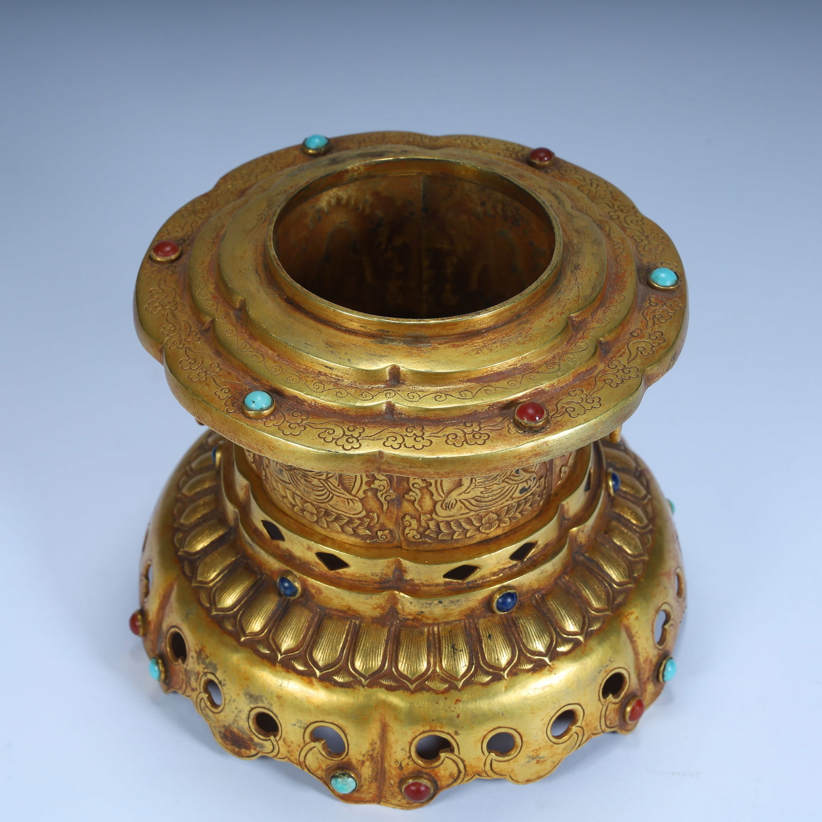 A gilded gemstone stupa - 8