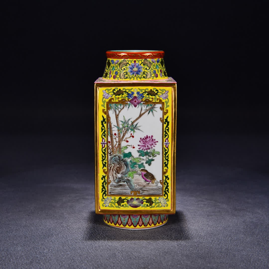 A Qing Yongzheng yellow pastel consecrated four seasons floral pattern gold-painted cong-style vase: Qing Yongzheng yellow pastel consecrated four seasons floral pattern gold cong-style vase SIZE: H:26cm W:11cm (The Dimensions Of All Batches Are Manually Measured.If You Need More Detailed Information