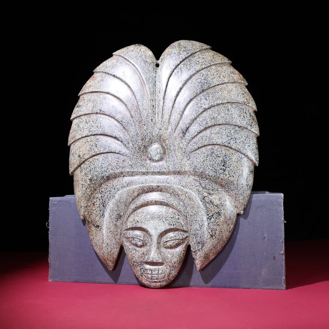 A Han Dynasty jade god human face: Han Dynasty jade god human face SIZE: 400x318x17mm W:3560g (The Dimensions Of All Batches Are Manually Measured.If You Need More Detailed Information, Please Contact Our Customer Service Before Biddin