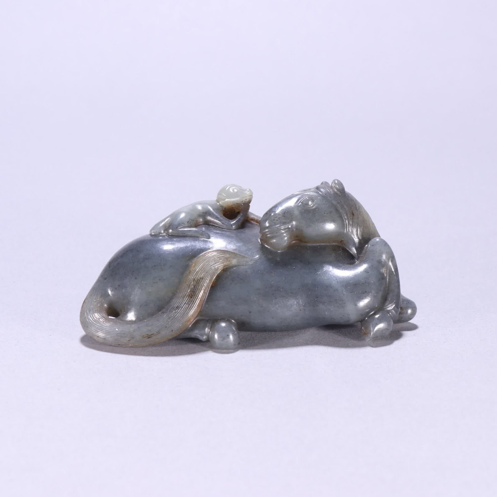 A Qing Dynasty blue and white seed material is immediately a marquis ornament: Qing Dynasty blue and white seed material was immediately made a marquis ornament SIZE: H:3.4cm W:8.9cm W:135.9g (The Dimensions Of All Batches Are Manually Measured.If You Need More Detailed Informat