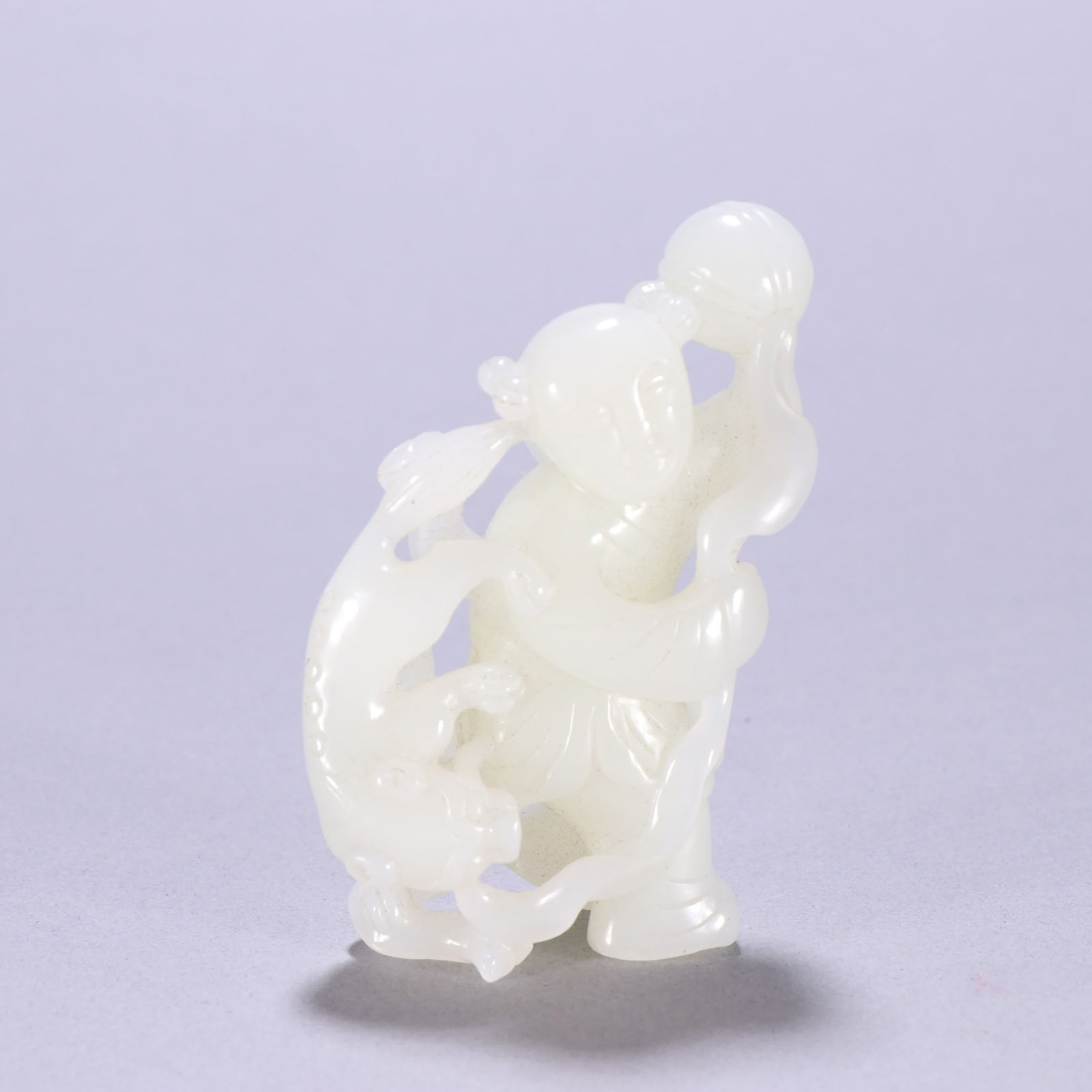 A piece of Qing Dynasty Qing Dynasty Hetian jade boy play beast carving: Qing Dynasty Qing Dynasty Hetian jade boy play beast carvings SIZE: H:7.7cm W:5.2cm W:99.1g (The Dimensions Of All Batches Are Manually Measured.If You Need More Detailed Information, Please Contact O