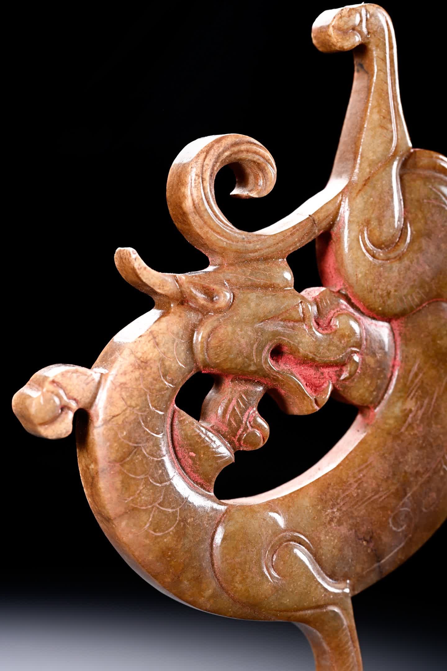 An ancient jade dragon - 4