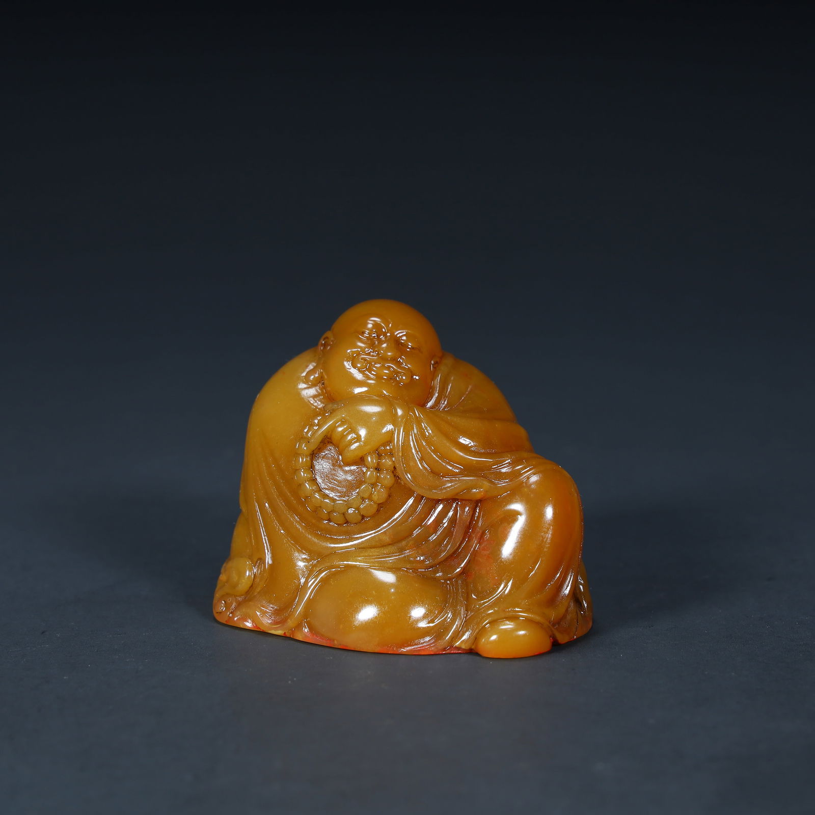 A Qing Dynasty Tian Huangshi Arhat-shaped seal: Qing Dynasty Tian Huangshi Arhat-shaped seal SIZE: H:4cm L:5cm W:3.7cm W:92.8g (The Dimensions Of All Batches Are Manually Measured.If You Need More Detailed Information, Please Contact Our Customer S