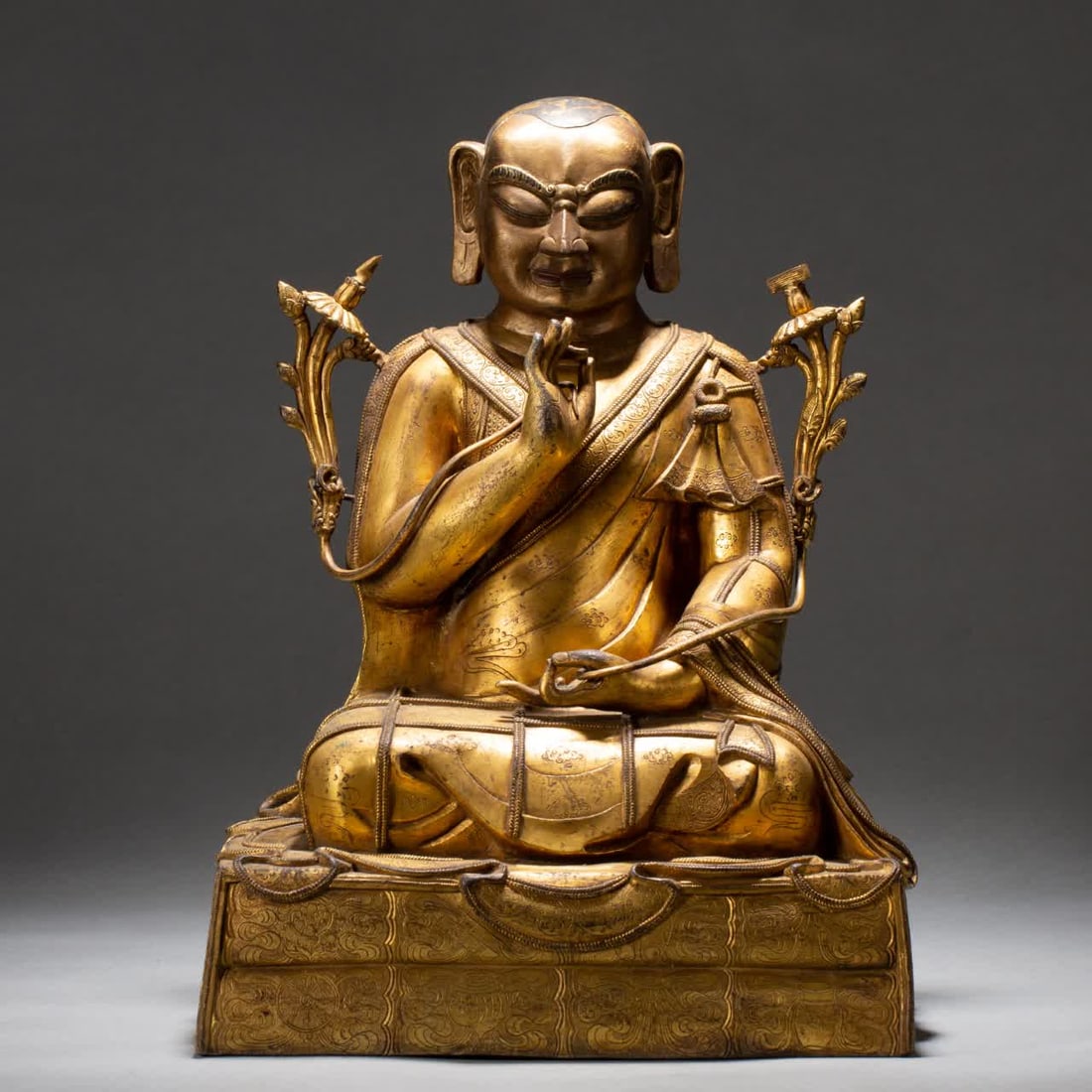 A bronze gilt Buddha statue of the Qing Dynasty: A copper-gilt Buddha statue of the Qing Dynasty SIZE: L:28cm W:23cm H:38cm (The Dimensions Of All Batches Are Manually Measured.If You Need More Detailed Information, Please Contact Our Customer Servi