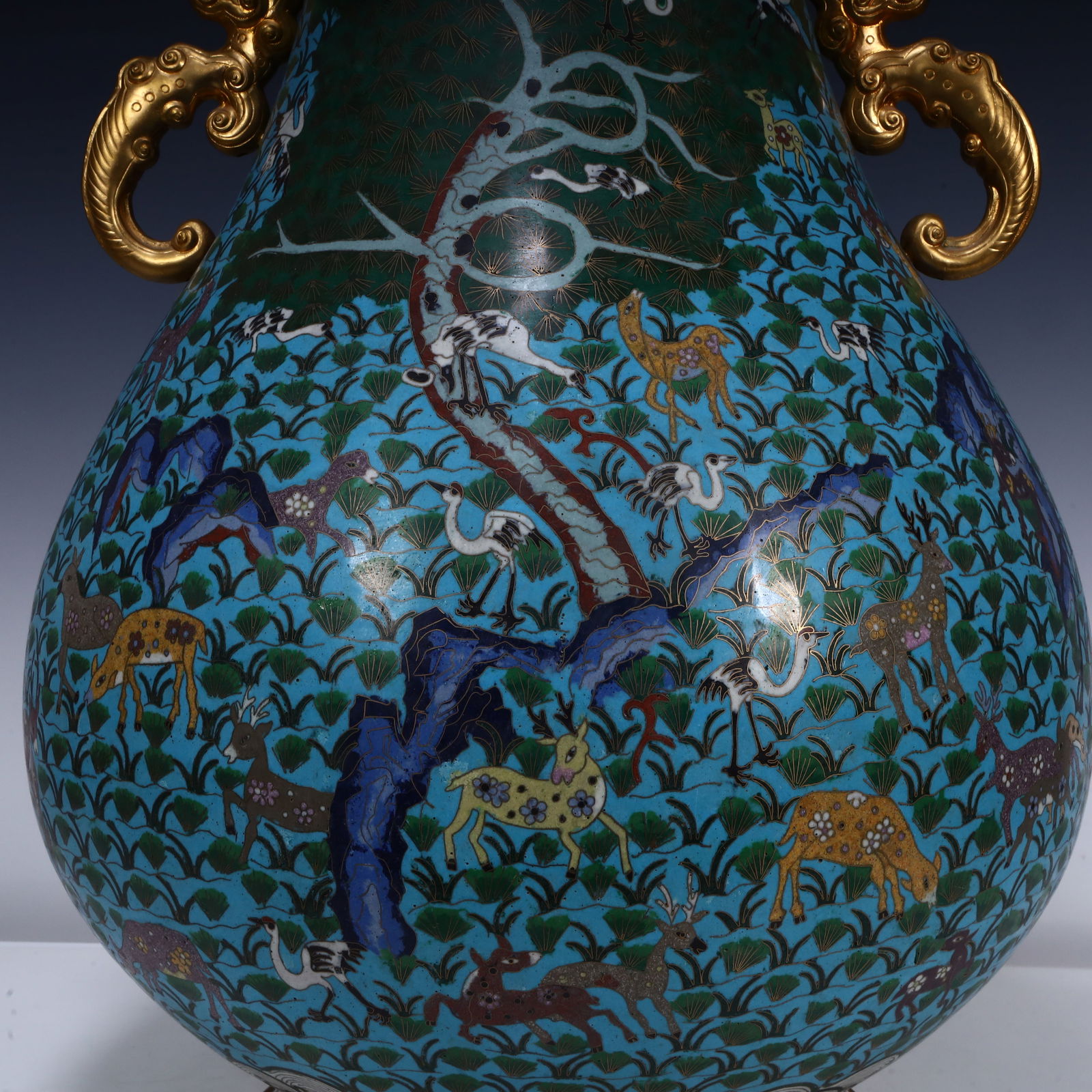 A cloisonné cloud dragon venerable - 3