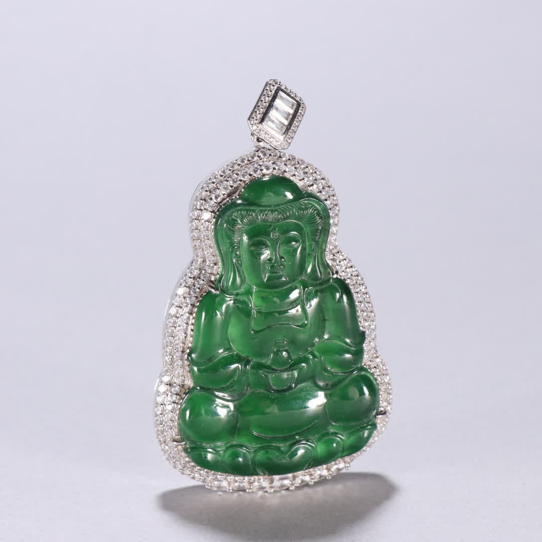 A Qing Dynasty sterling silver inlaid jade Guanyin pendant: Qing Dynasty sterling silver inlaid jade Guanyin pendant SIZE: H:8.3cm W:4.9cm W:75.7g (The Dimensions Of All Batches Are Manually Measured.If You Need More Detailed Information, Please Contact Our Cu