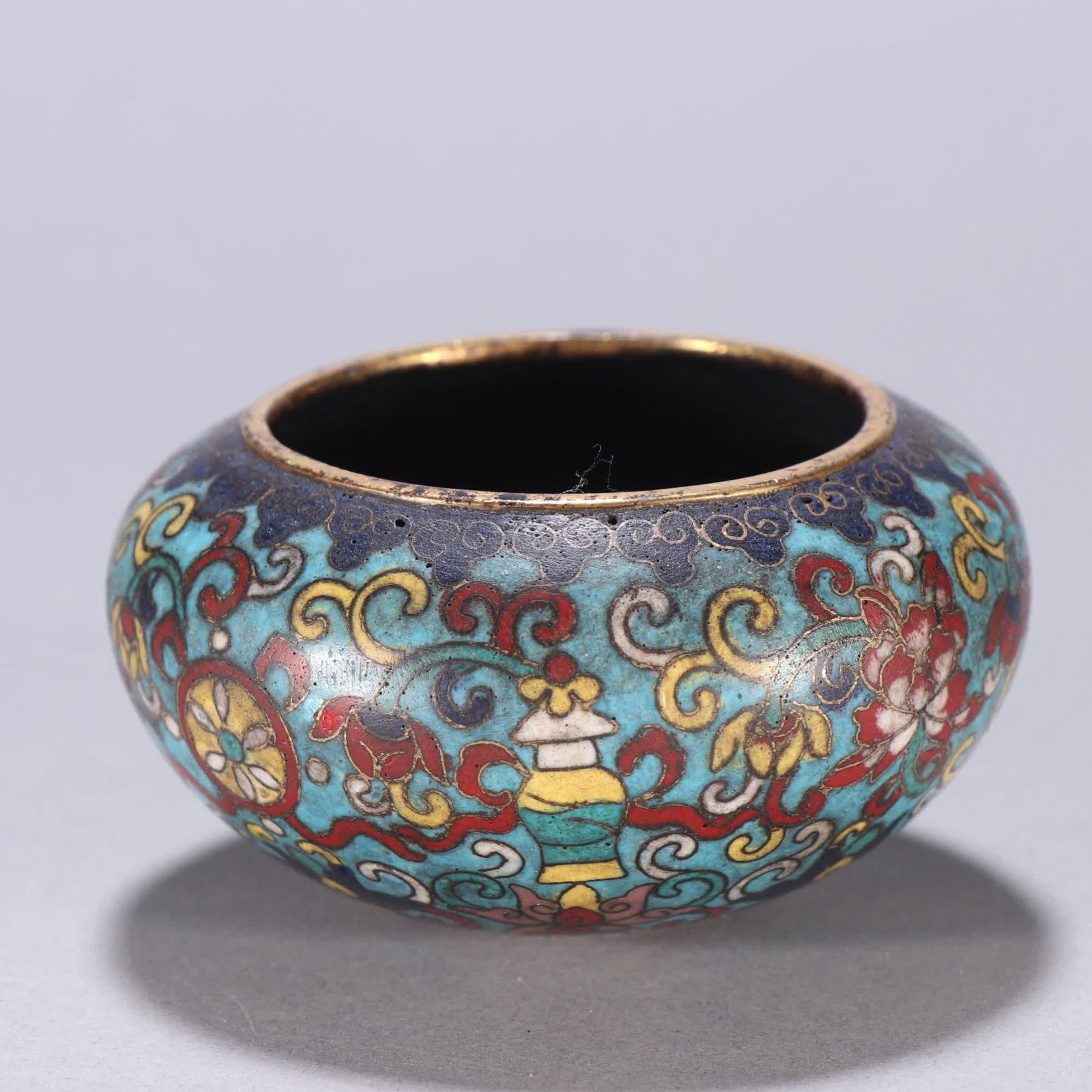 A piece of Qing Dynasty copper gilt cloisonné eight treasure pattern wash: Qing Dynasty copper gilt cloisonné eight treasure pattern wash SIZE: H:4.1cm W:7.8cm W:151.5g (The Dimensions Of All Batches Are Manually Measured.If You Need More Detailed Information, Please Contac
