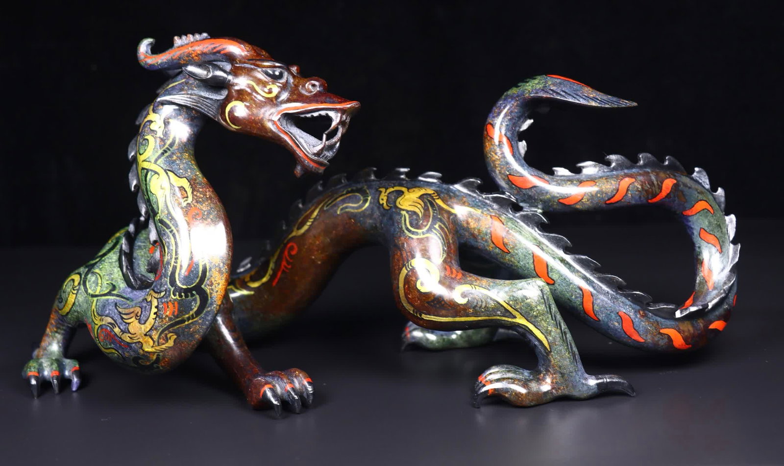A Han Dynasty jade painted dragon: Han Dynasty jade painted dragon SIZE: L:32cm W:12cm W:15cm H:1561g (The Dimensions Of All Batches Are Manually Measured.If You Need More Detailed Information, Please Contact Our Customer Service Befor