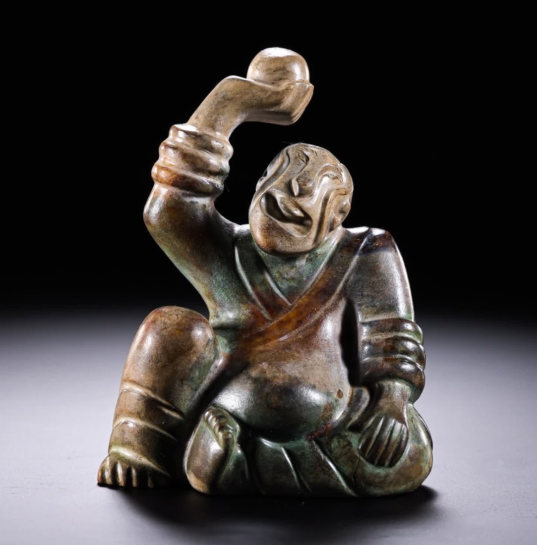 A Han Dynasty jade ornament: Han Dynasty jade ornaments SIZE: H:7cm W:5cm W:109g (The Dimensions Of All Batches Are Manually Measured.If You Need More Detailed Information, Please Contact Our Customer Service Before Bidding.)