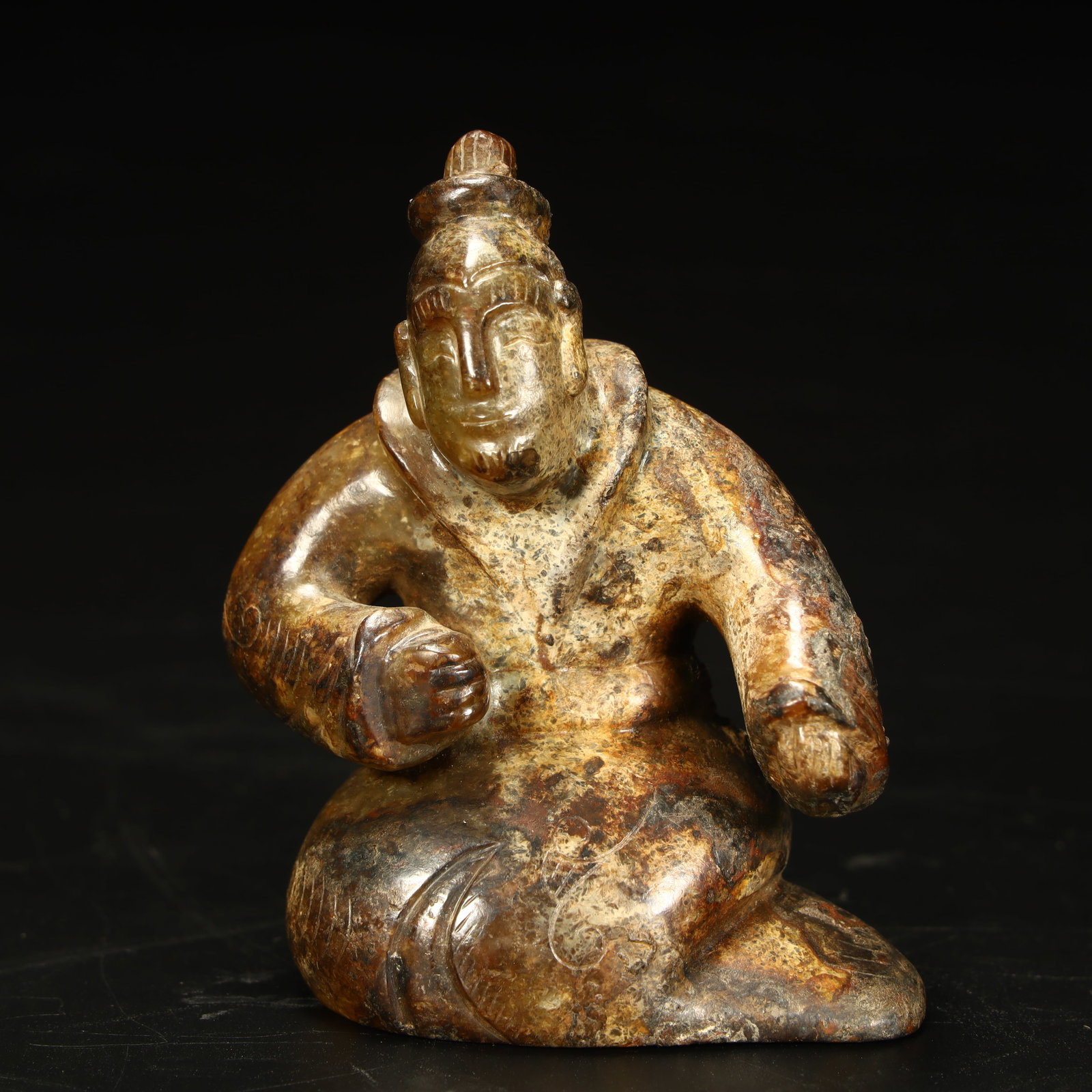 A jade kneeling figurine: Jade kneeling figurines SIZE: H:8cm L:5.5cm W:3.5cm W:157g (The Dimensions Of All Batches Are Manually Measured.If You Need More Detailed Information, Please Contact Our Customer Service Before Biddin