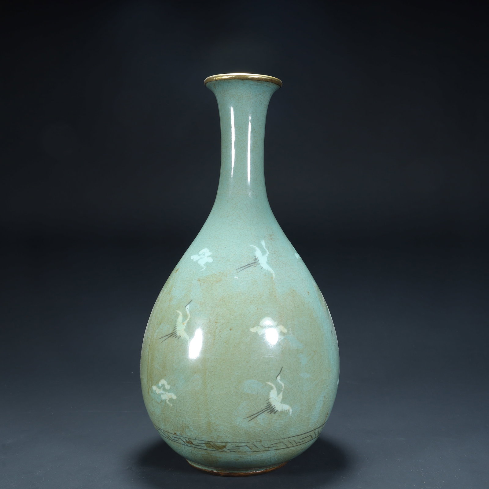 A Qing Dynasty imitation Ru glaze "crane pattern jade pot spring vase: Qing Dynasty imitation Ru glaze "crane pattern jade pot spring vase SIZE: H:30cm L:14cm W:14cm W:1152g (The Dimensions Of All Batches Are Manually Measured.If You Need More Detailed Information, Pleas