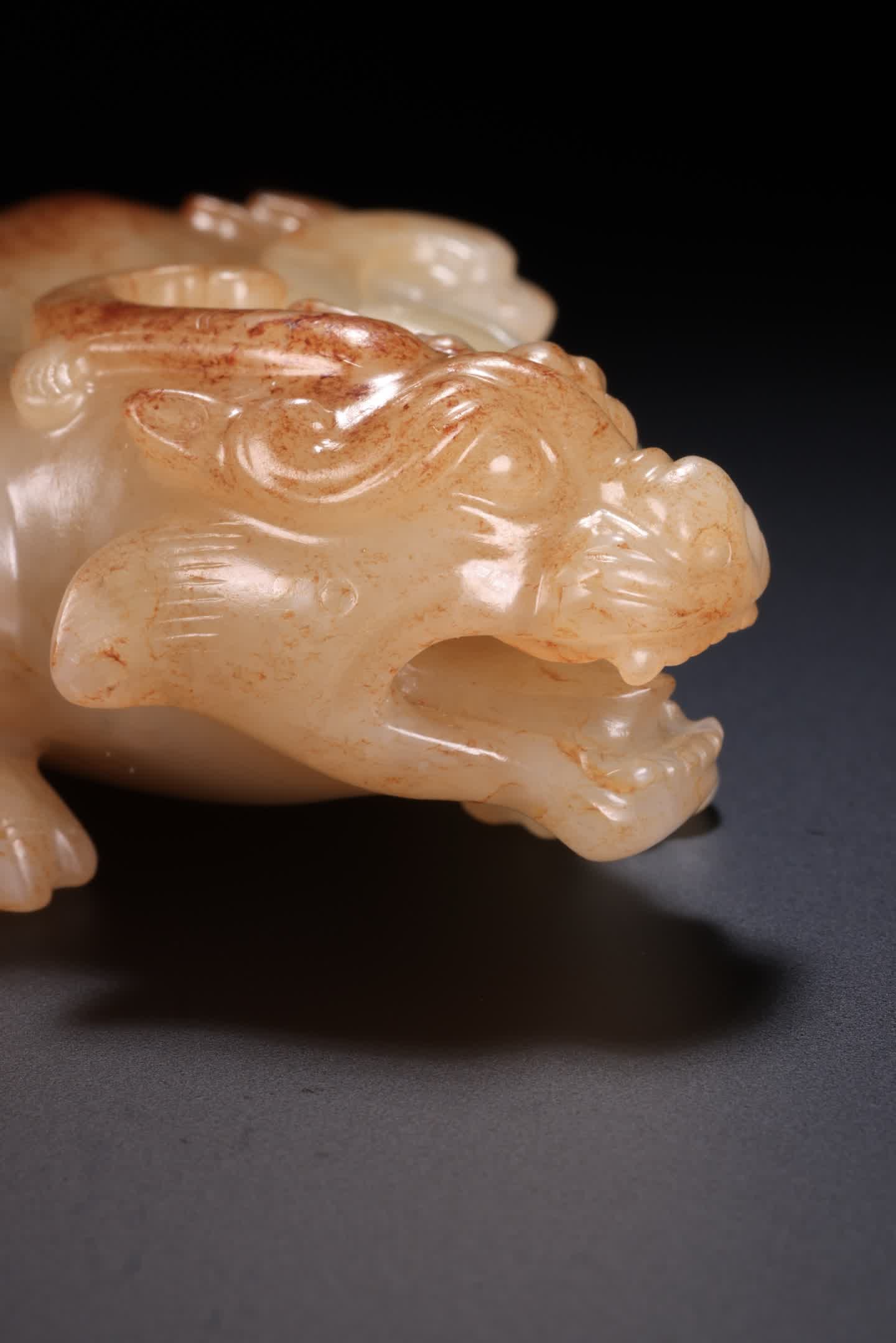 A Han Dynasty jade beast - 5