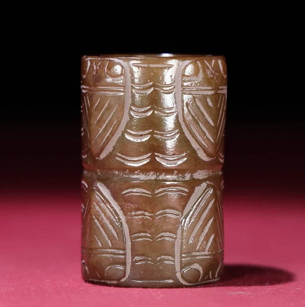 A piece of Han Dynasty jade cicada pattern cong: Han Dynasty jade cicada pattern cong SIZE: 50x32mm W:71g (The Dimensions Of All Batches Are Manually Measured.If You Need More Detailed Information, Please Contact Our Customer Service Before Bidding.