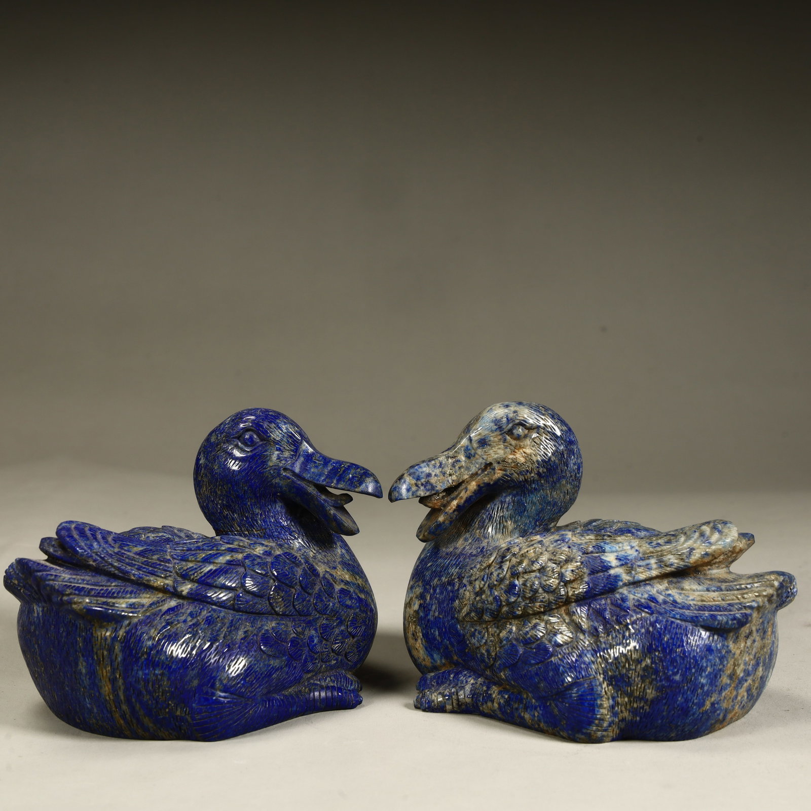 A pair of Qing Dynasty fine lapis lazuli duck ornaments (1 of 10)