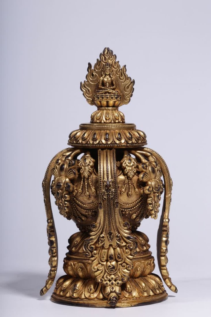 A Qing Dynasty copper-gilt Infinite Life vase: Qing Dynasty copper gilt Infinite Life Treasure Vase SIZE: H: 14.5cm Diameter 8cm W: 667g (The Dimensions Of All Batches Are Manually Measured.If You Need More Detailed Information, Please Contact Our