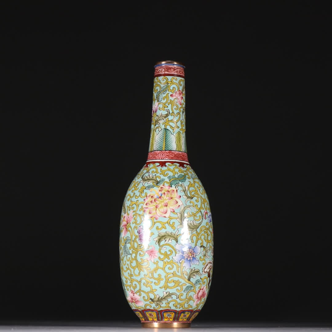 A Qing Dynasty bronze tire painting enamel entwined pattern vase: Qing Dynasty copper tire painting enamel entwined pattern vase SIZE: H:14.8cm W:5.2cm W:157.7g (The Dimensions Of All Batches Are Manually Measured.If You Need More Detailed Information, Please Contac