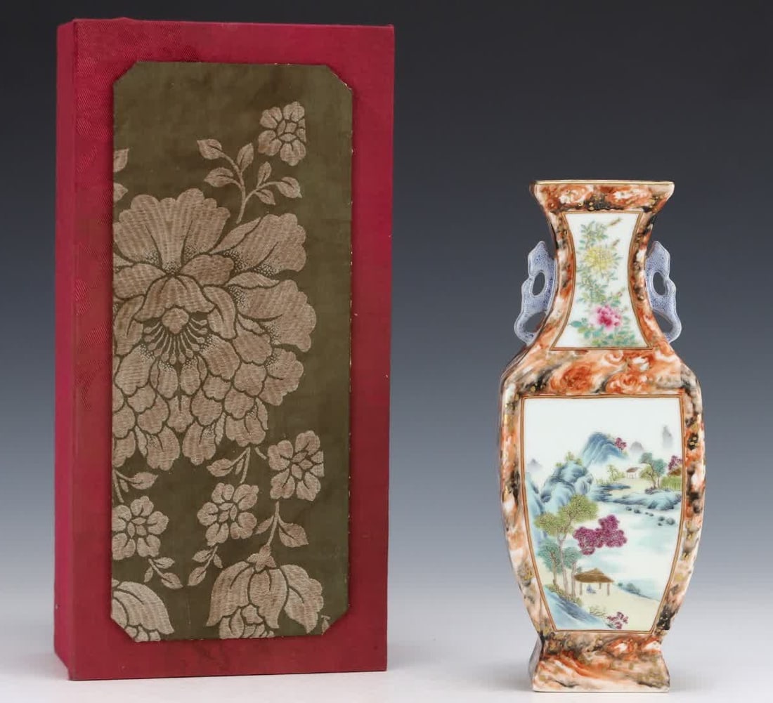 A Qing Qianlong pastel wood grain glaze square landscape amphora flat vase: Qing Qianlong pastel wood grain glaze square landscape amphora flat vase SIZE: H: 25.5cm Abdominal diameter 10.2cm (The Dimensions Of All Batches Are Manually Measured.If You Need More Detailed Inform
