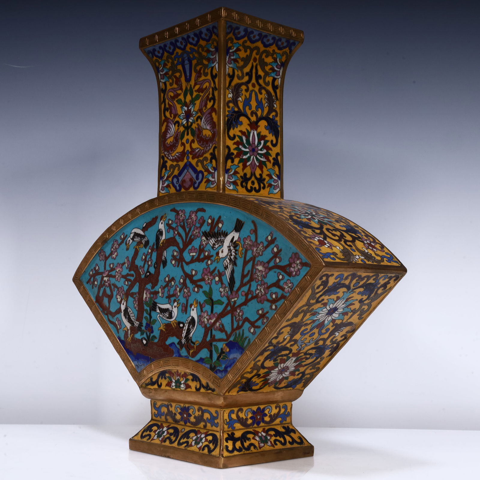 A cloisonné vase - 2