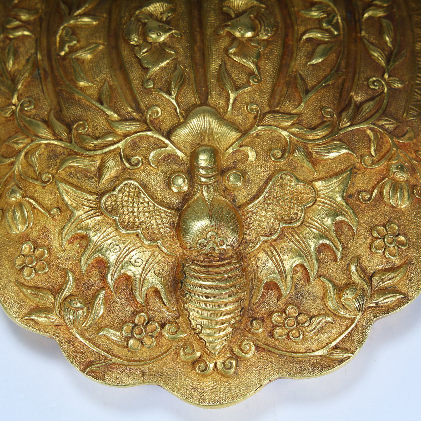 A gilded floral butterfly pattern multi-compartment box - 11