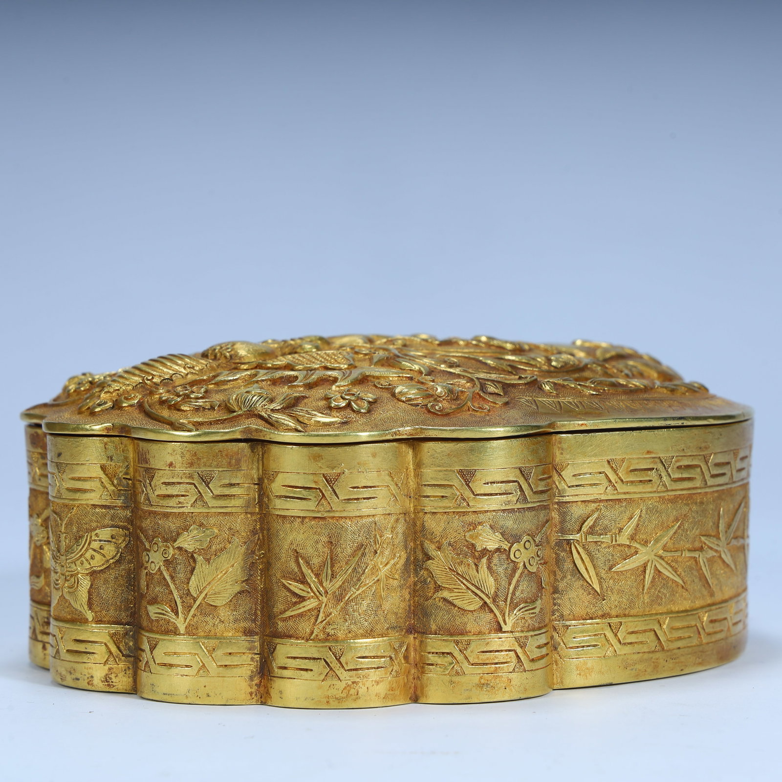 A gilded floral butterfly pattern multi-compartment box - 3