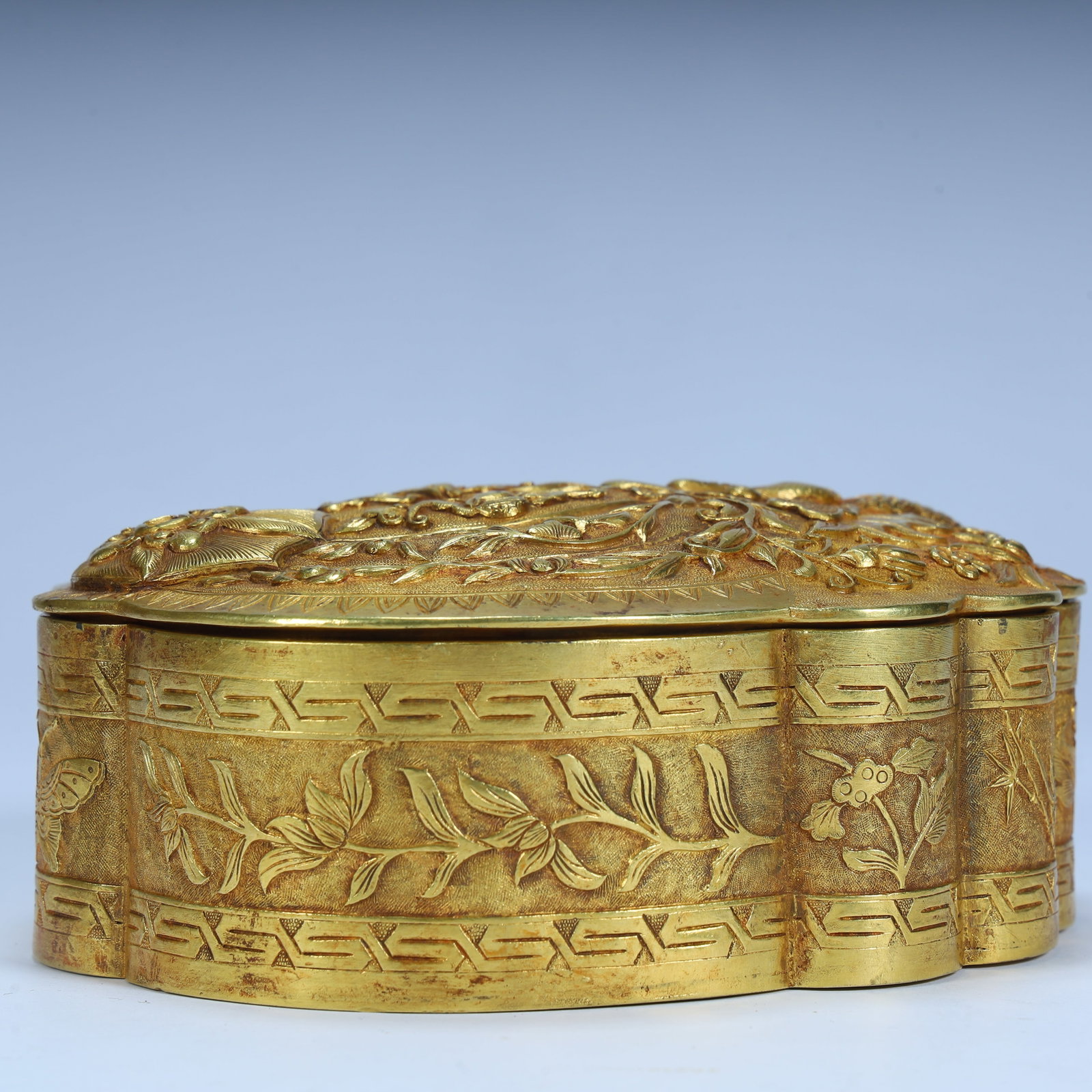 A gilded floral butterfly pattern multi-compartment box - 6