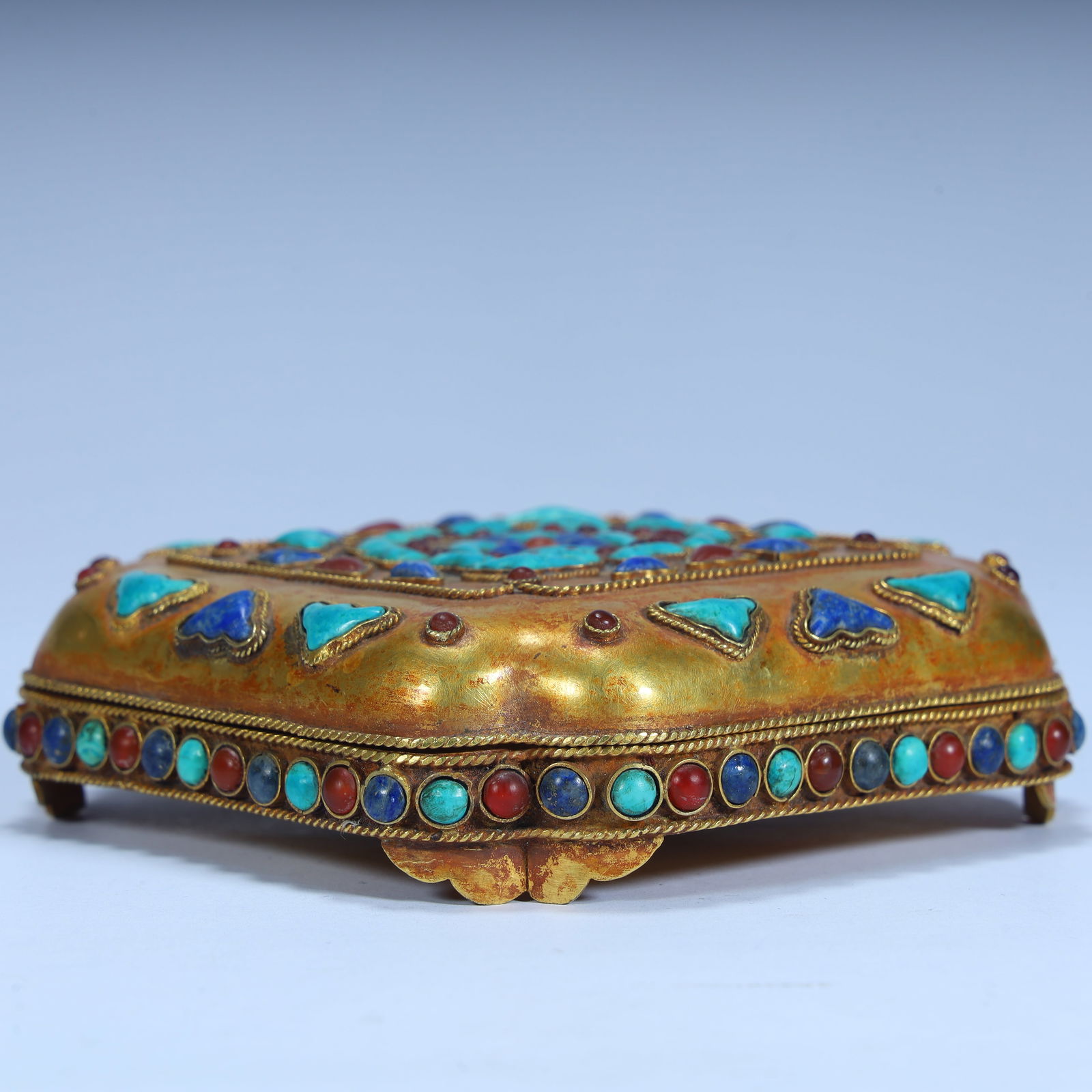 A gilded gemstone box - 3