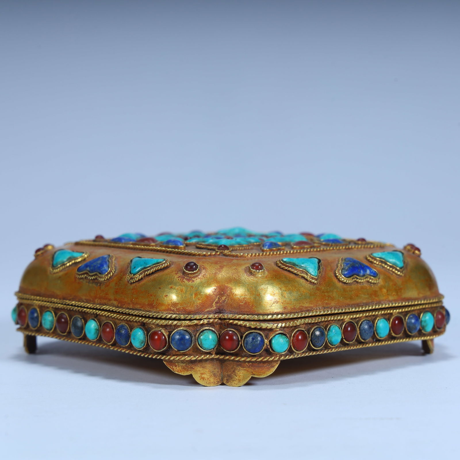 A gilded gemstone box - 4