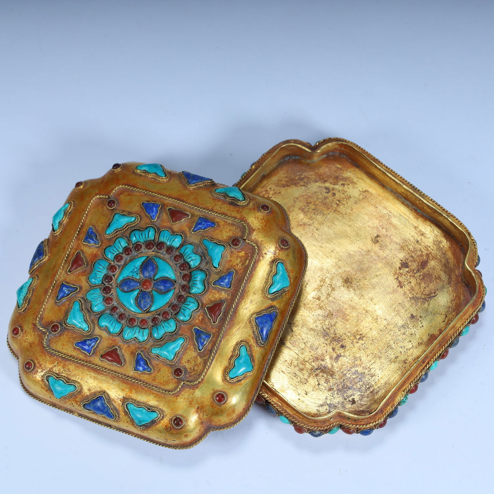 A gilded gemstone box - 7