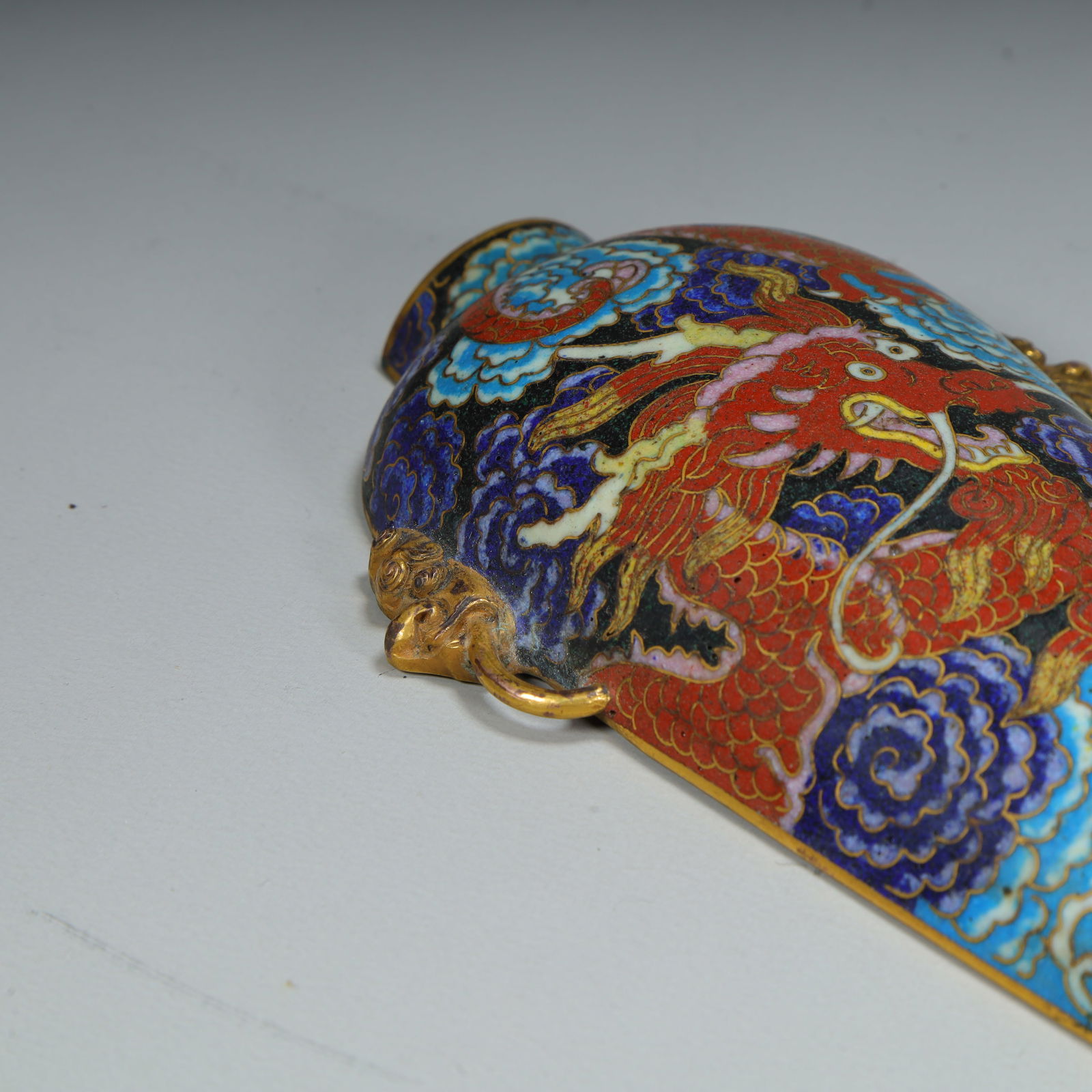 A clear cloisonné "red cloud dragon pattern" double wall bottle - 7