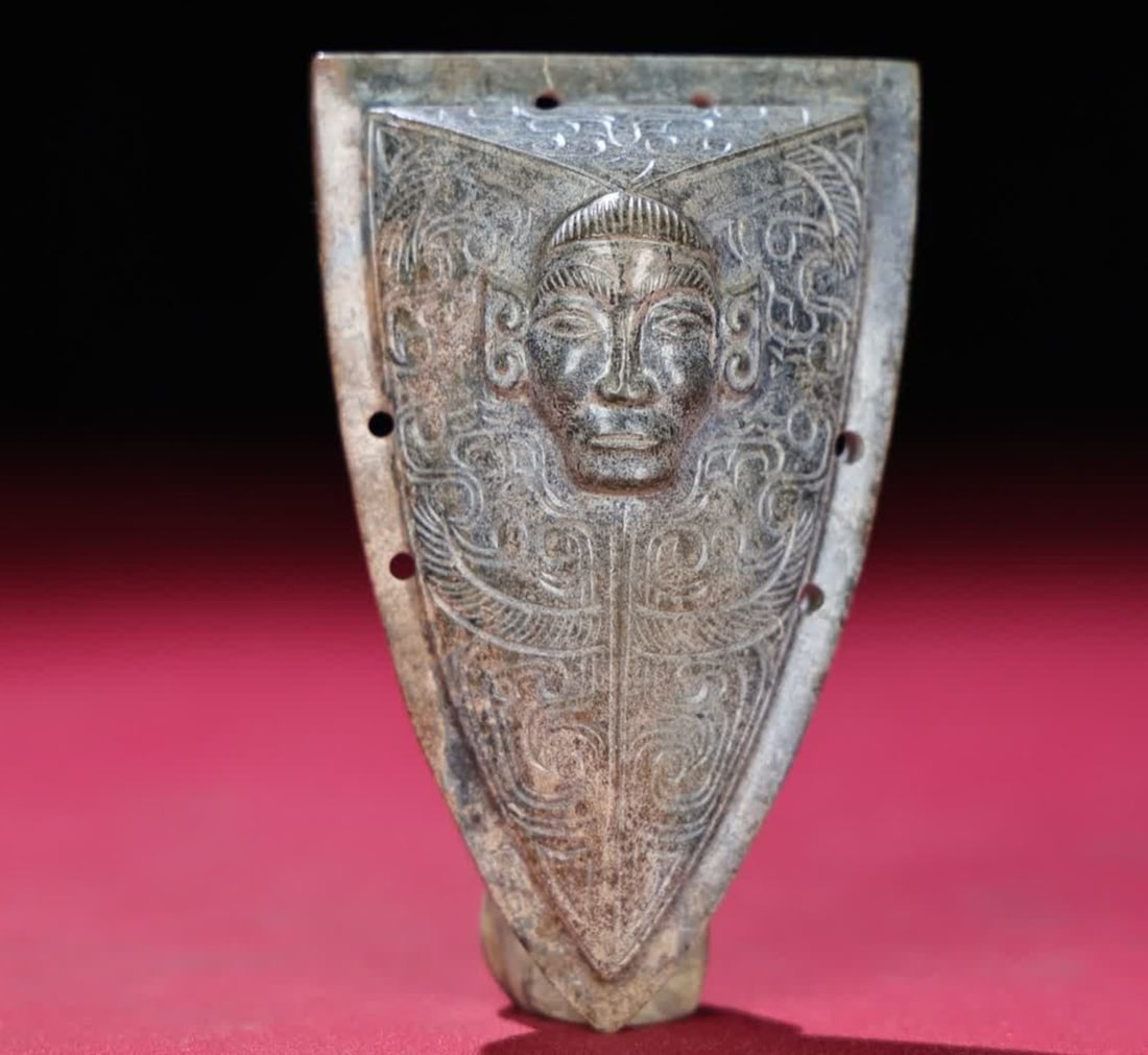 A Han Dynasty jade god ornament: Han Dynasty jade god man pendant SIZE: 78x49x18mm W:36g (The Dimensions Of All Batches Are Manually Measured.If You Need More Detailed Information, Please Contact Our Customer Service Before Bidding.)