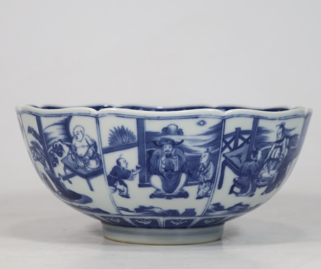 A blue and white character story bowl made in the Kangxi period of the Qing Dynasty: Qing Kangxi year blue and white character story bowl SIZE: mouthD:20.8cm H:9cm (The Dimensions Of All Batches Are Manually Measured.If You Need More Detailed Information, Please Contact Our Customer S