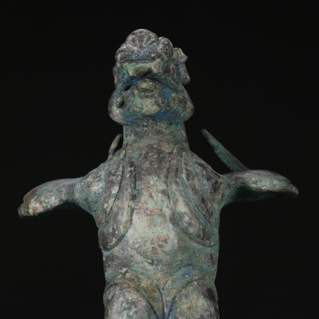 A bronze beast ornament - 2