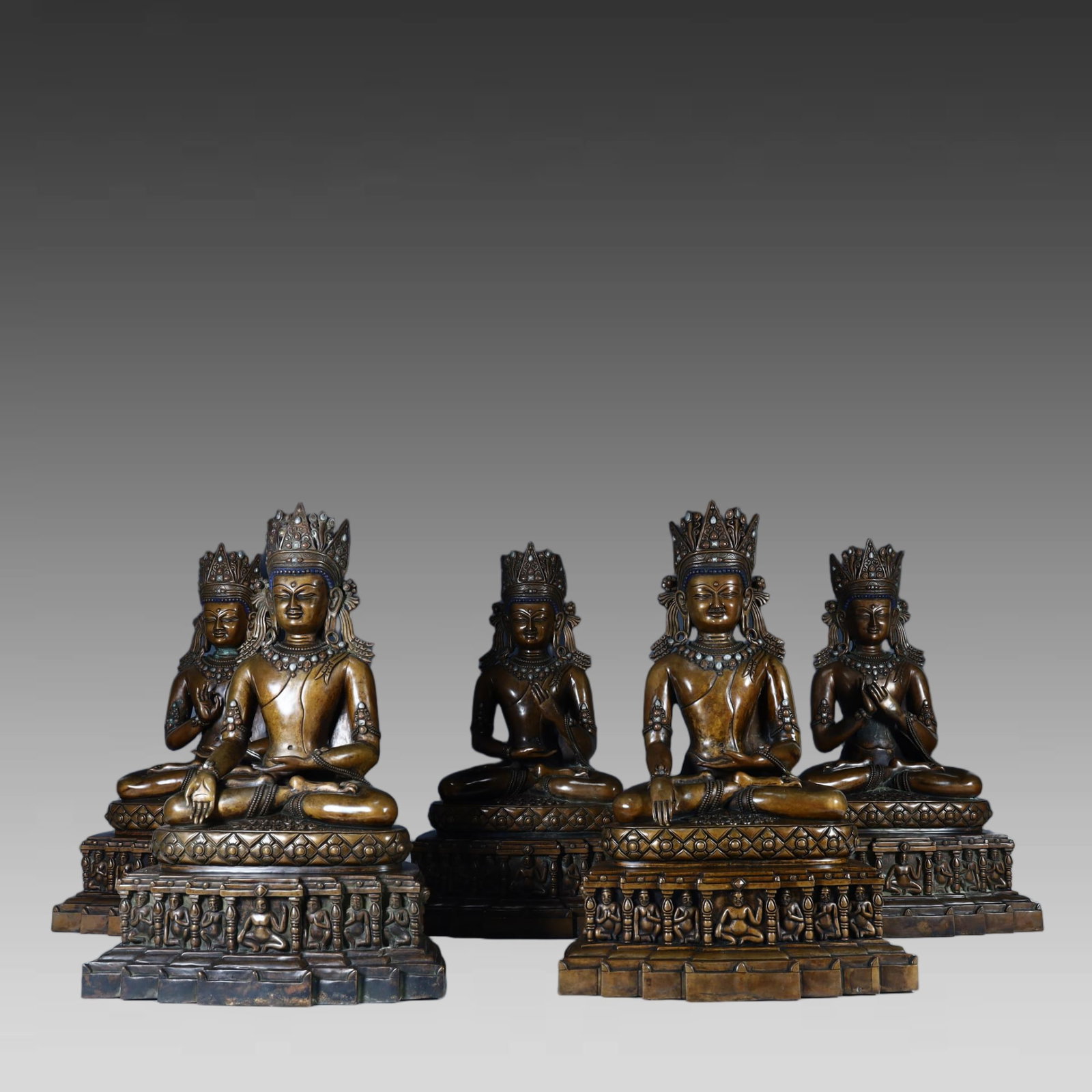 A set of Qing Dynasty bronze five-way Buddhas: Qing Dynasty bronze five-way Buddha SIZE: Single H: 39cm L: 26.5cm W: 19.5cm W: Approx. 9.4kg (The Dimensions Of All Batches Are Manually Measured.If You Need More Detailed Information, Please Contact