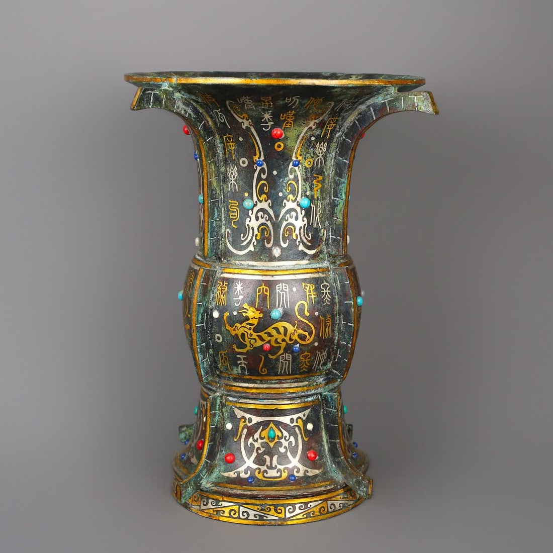 A Han Dynasty bronze inlaid round statue: Han Dynasty bronze Cuojin inlaid round statue SIZE: W:4680g L:31cm W:31cm H:34cm (The Dimensions Of All Batches Are Manually Measured.If You Need More Detailed Information, Please Contact Our Customer