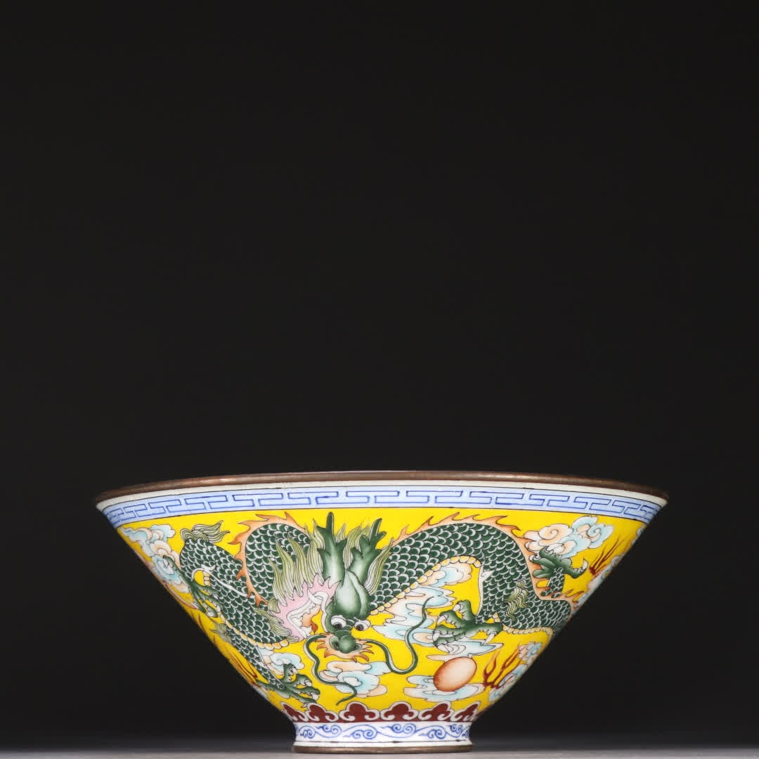 A Qing Dynasty copper tire painting enamel dragon pattern hat bowl: Qing Dynasty copper tire painting enamel dragon pattern hat bowl SIZE: H:6.8cm W:15.5cm W:285.2g (The Dimensions Of All Batches Are Manually Measured.If You Need More Detailed Information, Please